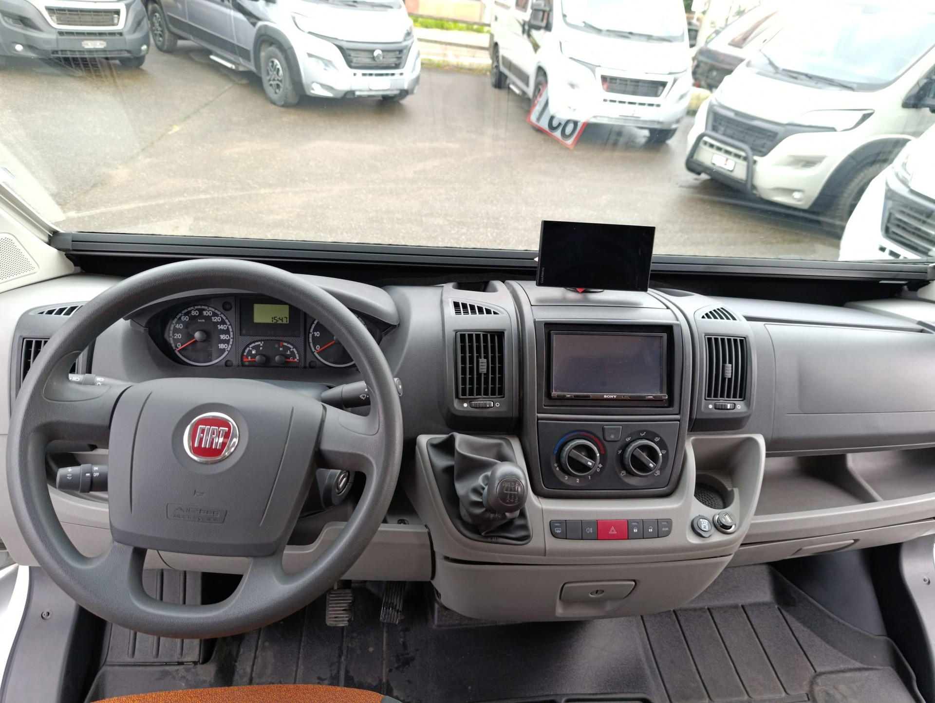 CARADO T 337*** Der Carado ist das perfekte Traum-Fahrzeug für Paare oder Familie***Multimedia *Rückfahrkamera *Navigation *-image-11