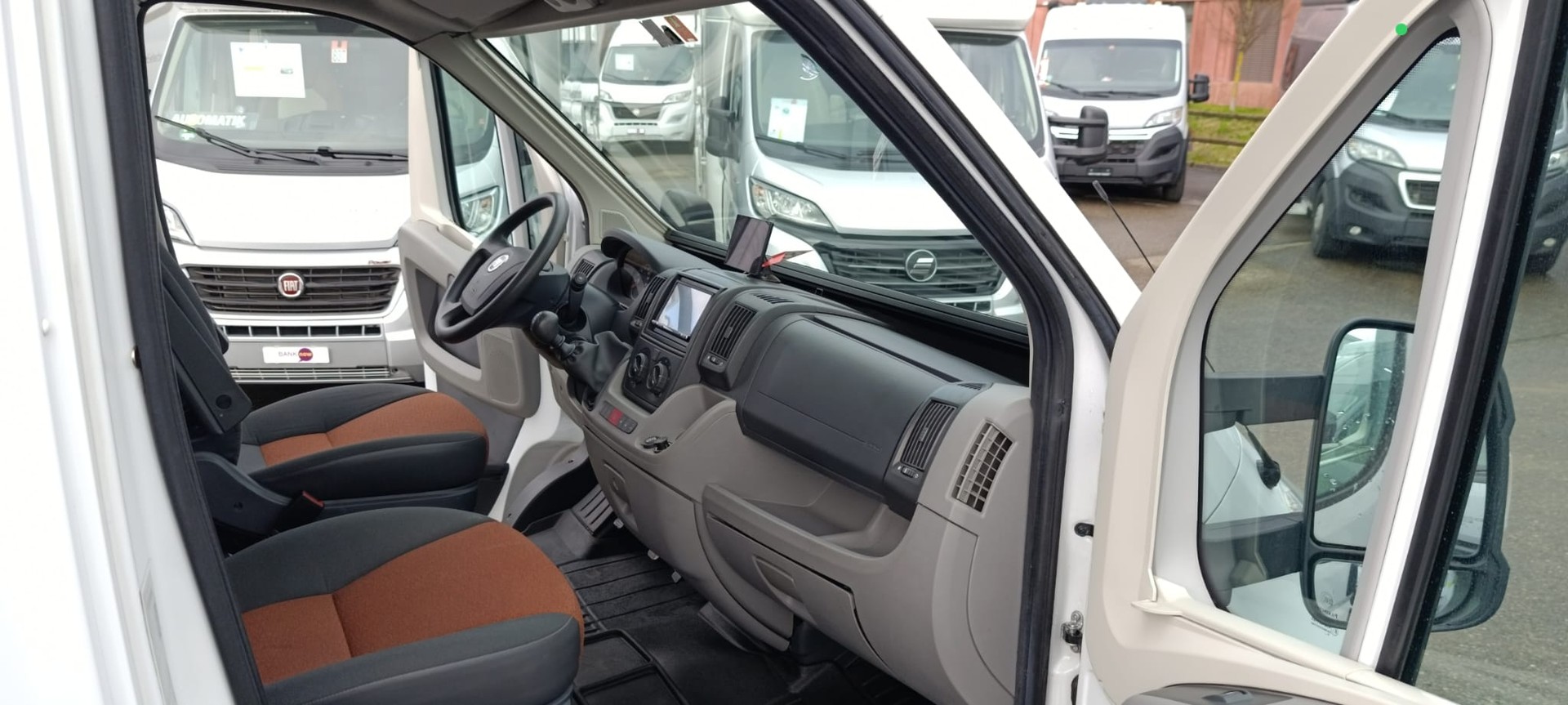 CARADO T 337*** Der Carado ist das perfekte Traum-Fahrzeug für Paare oder Familie***Multimedia *Rückfahrkamera *Navigation *-image-14