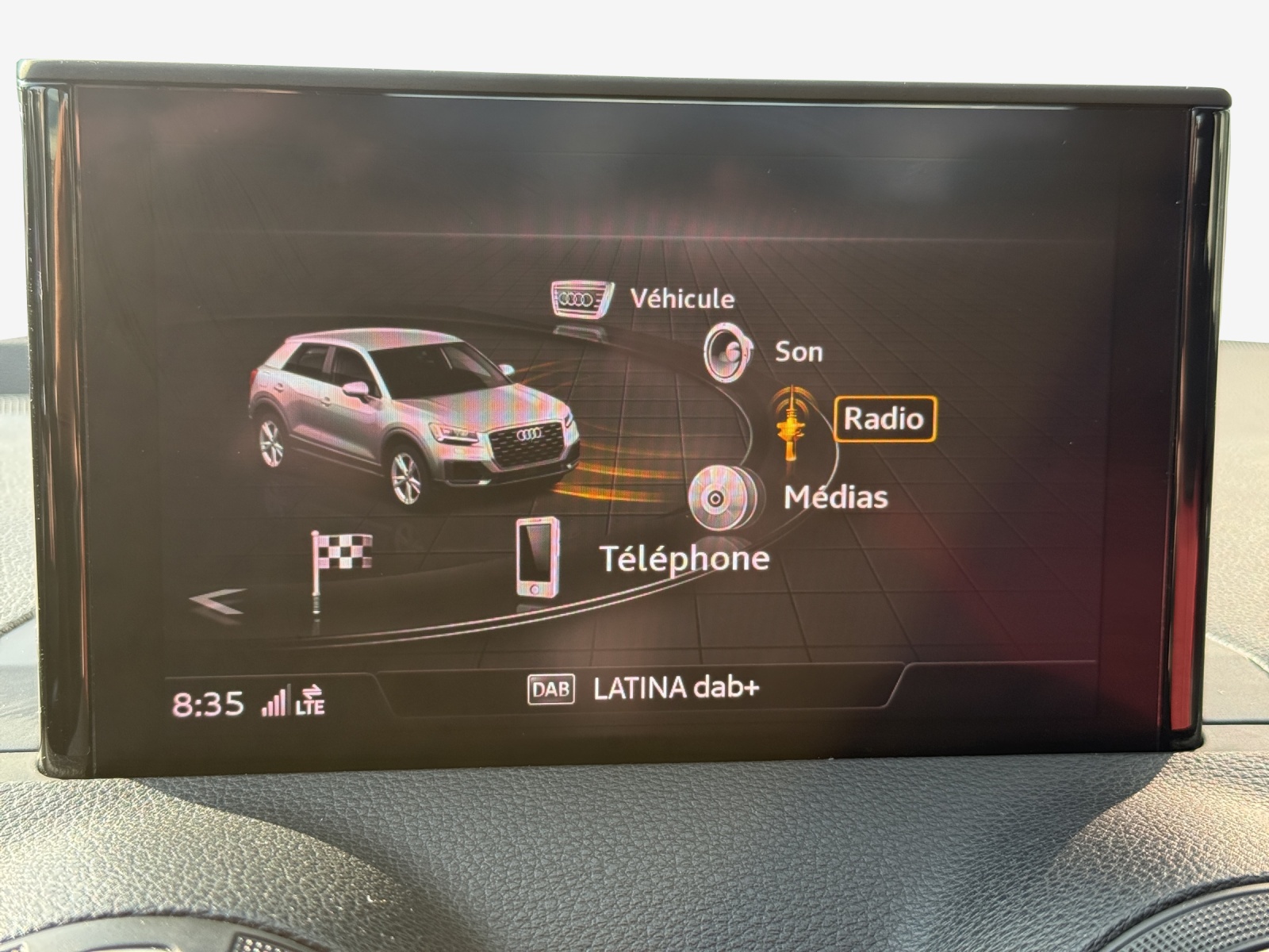 AUDI Q2 1.4 TFSI sport-image-15