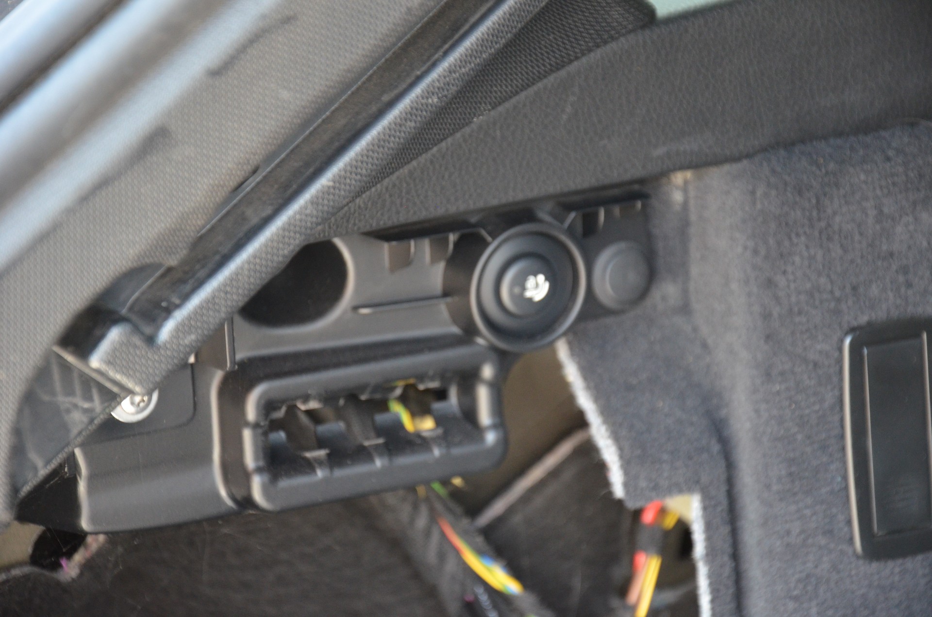 BMW 330i xDrive Touring M Sport Steptronic-image-10