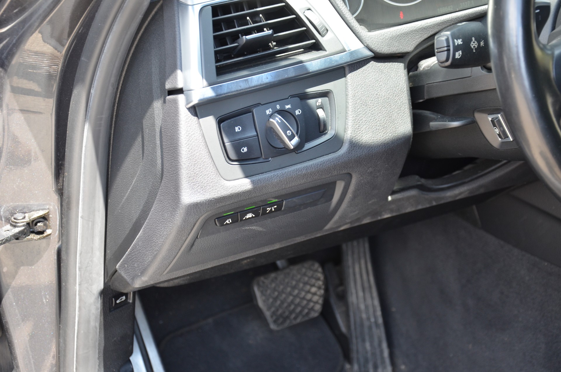 BMW 330i xDrive Touring M Sport Steptronic-image-16