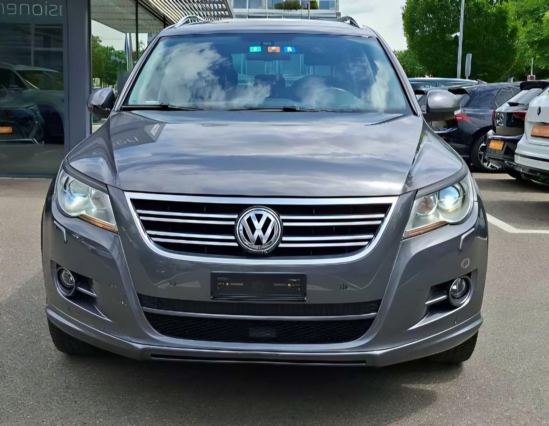 VW Tiguan 2.0 TDI Sport R-LINE DSG-image-0