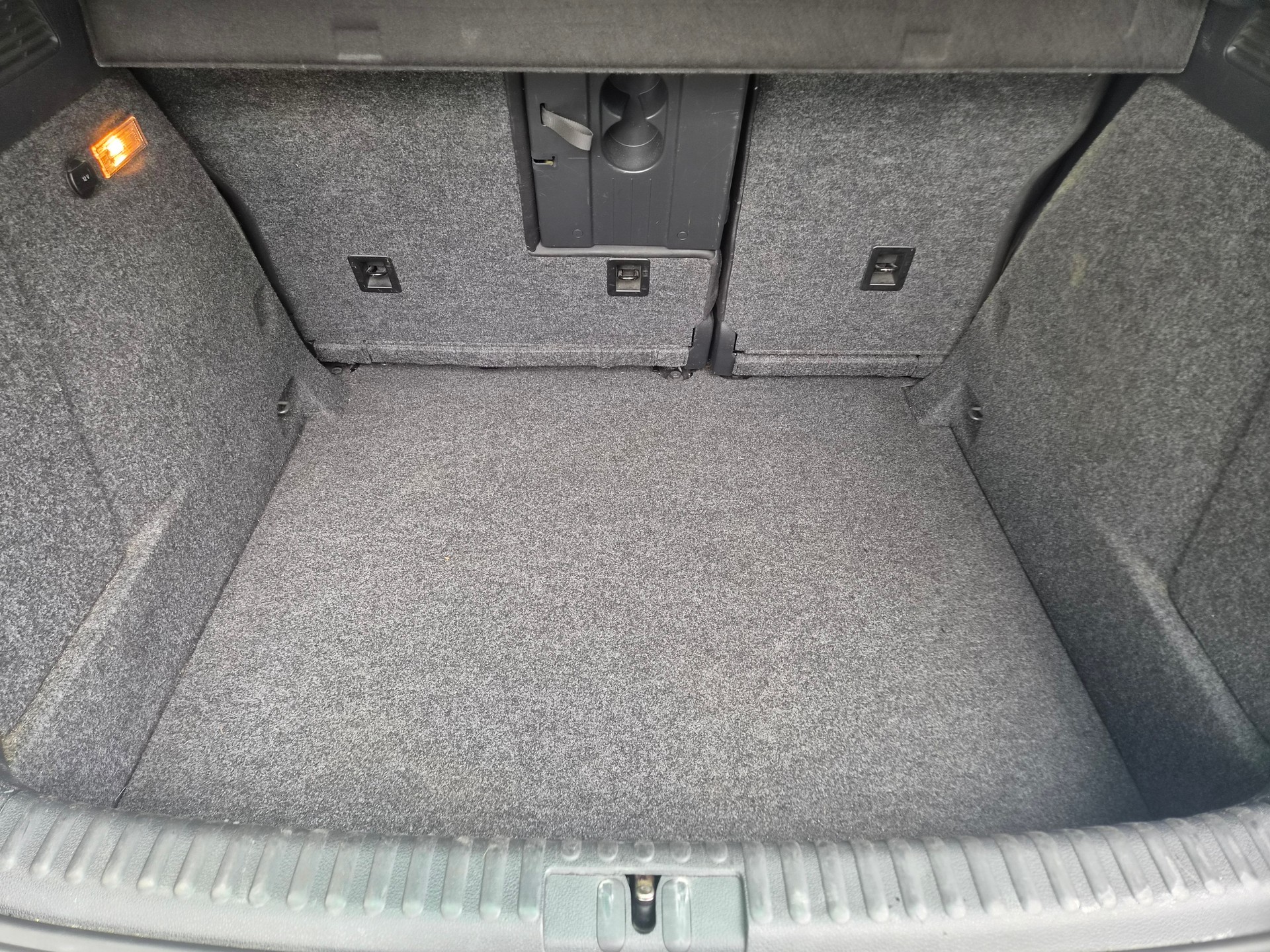 VW Tiguan 2.0 TDI Sport R-LINE DSG-image-14