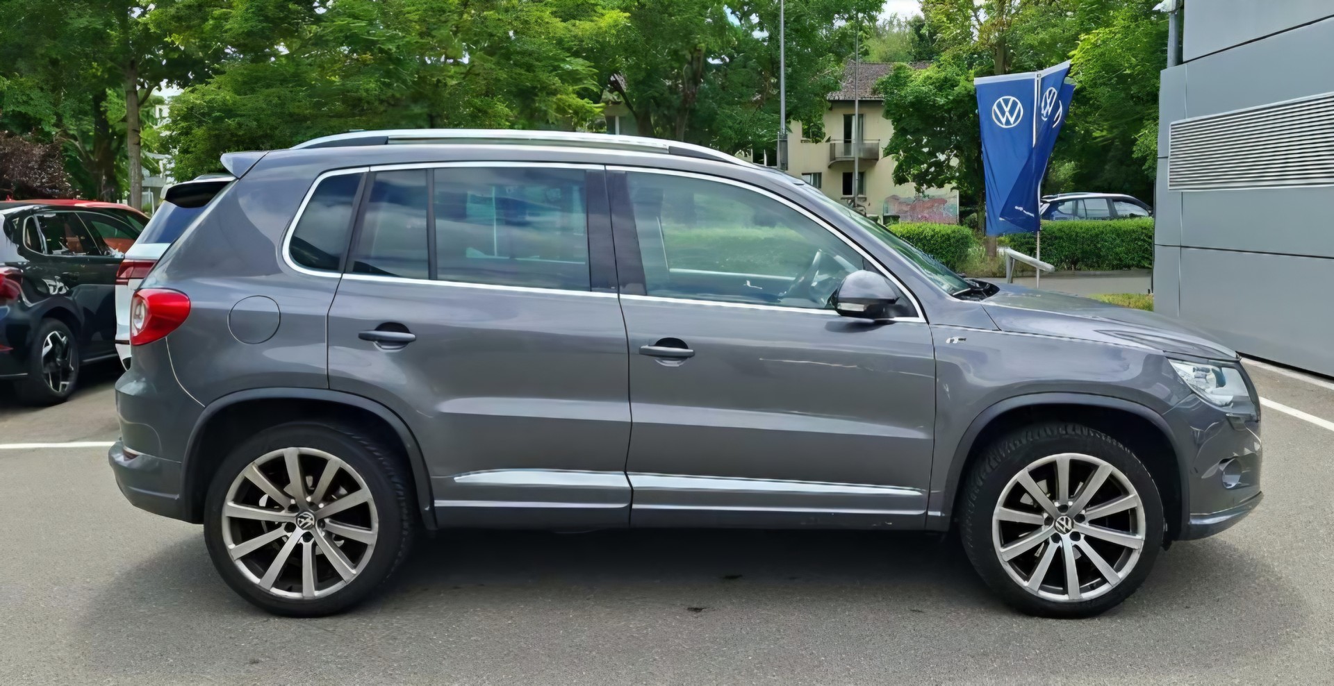 VW Tiguan 2.0 TDI Sport R-LINE DSG-image-5