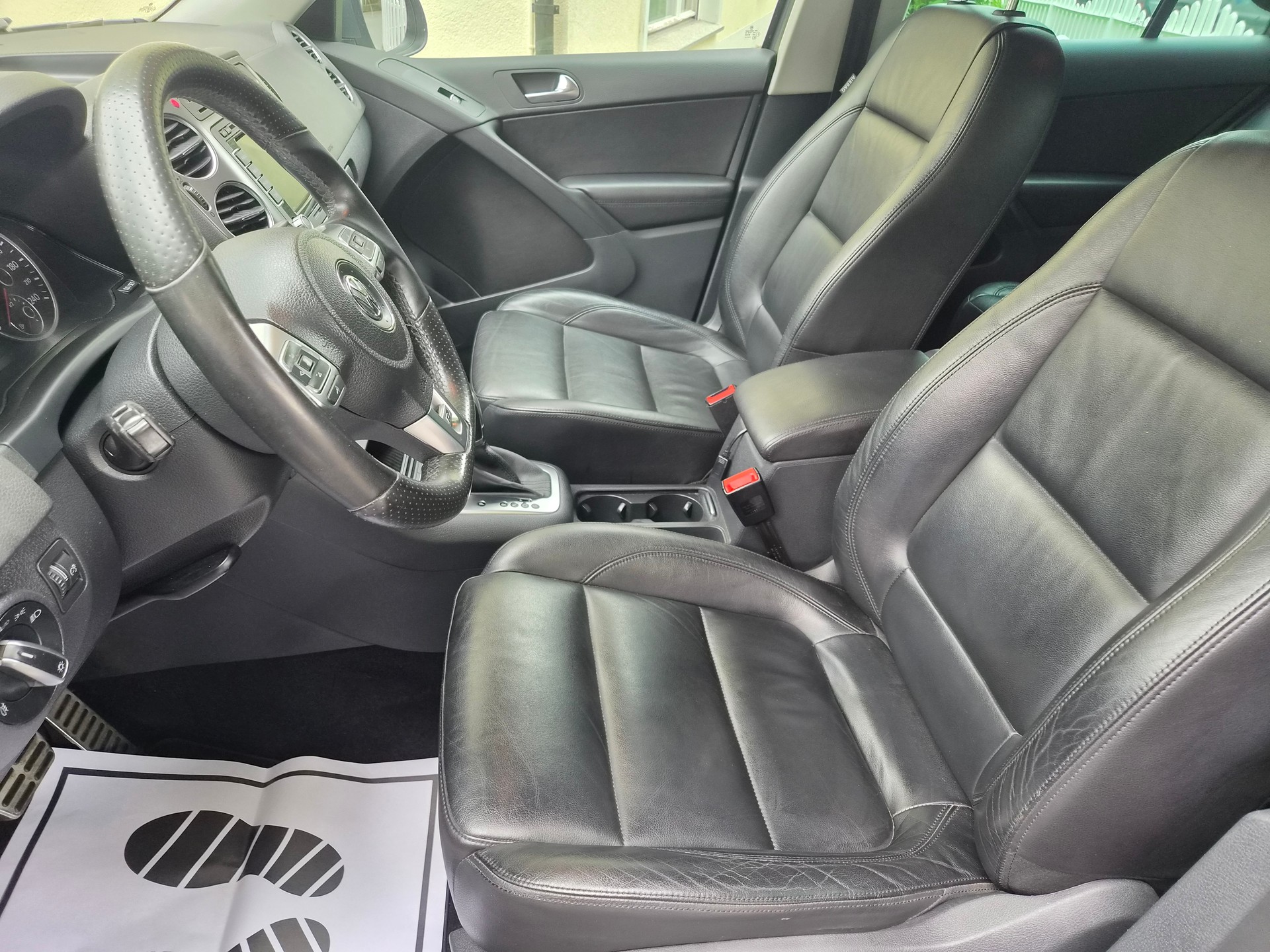 VW Tiguan 2.0 TDI Sport R-LINE DSG-image-11
