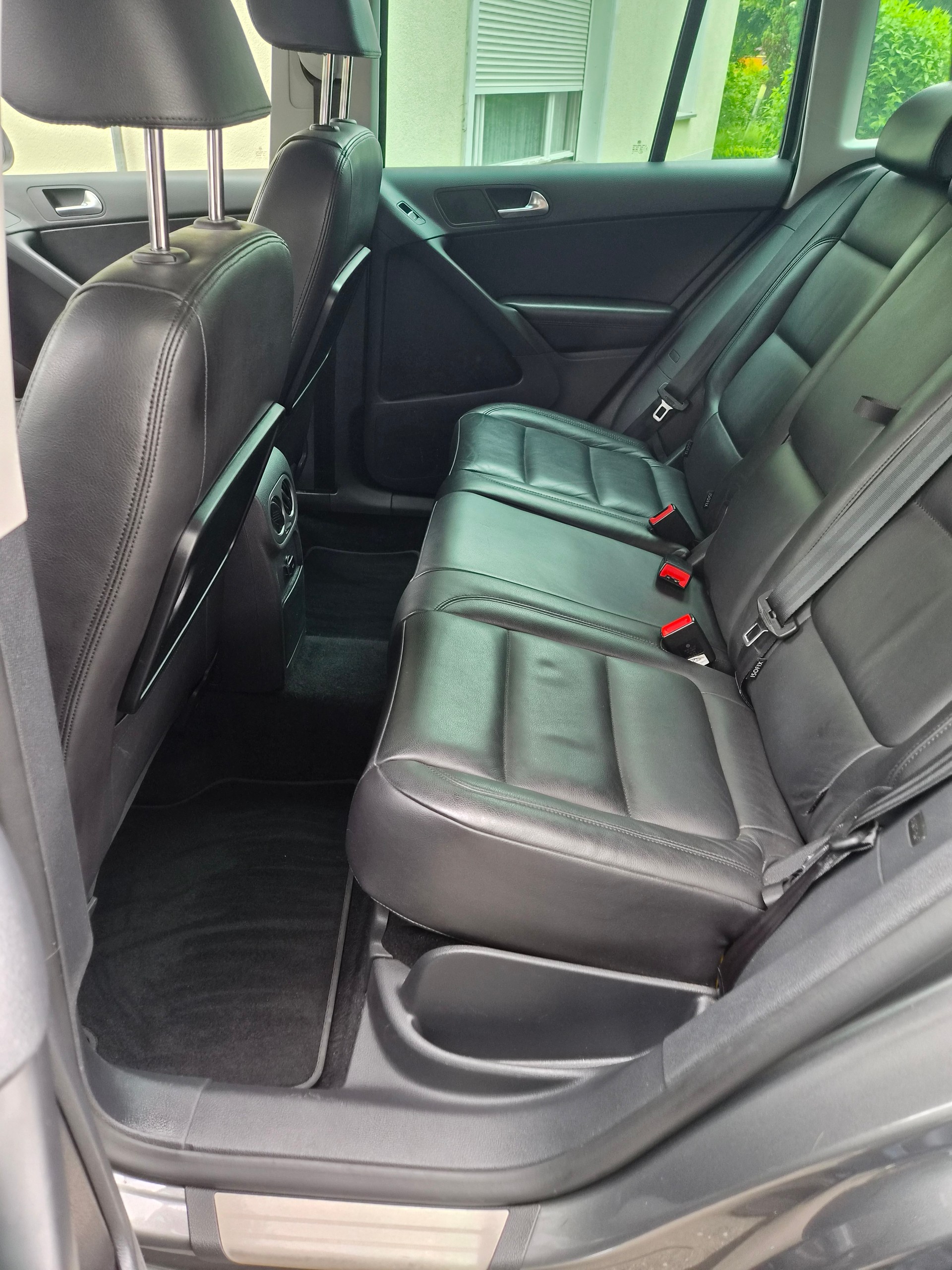 VW Tiguan 2.0 TDI Sport R-LINE DSG-image-12