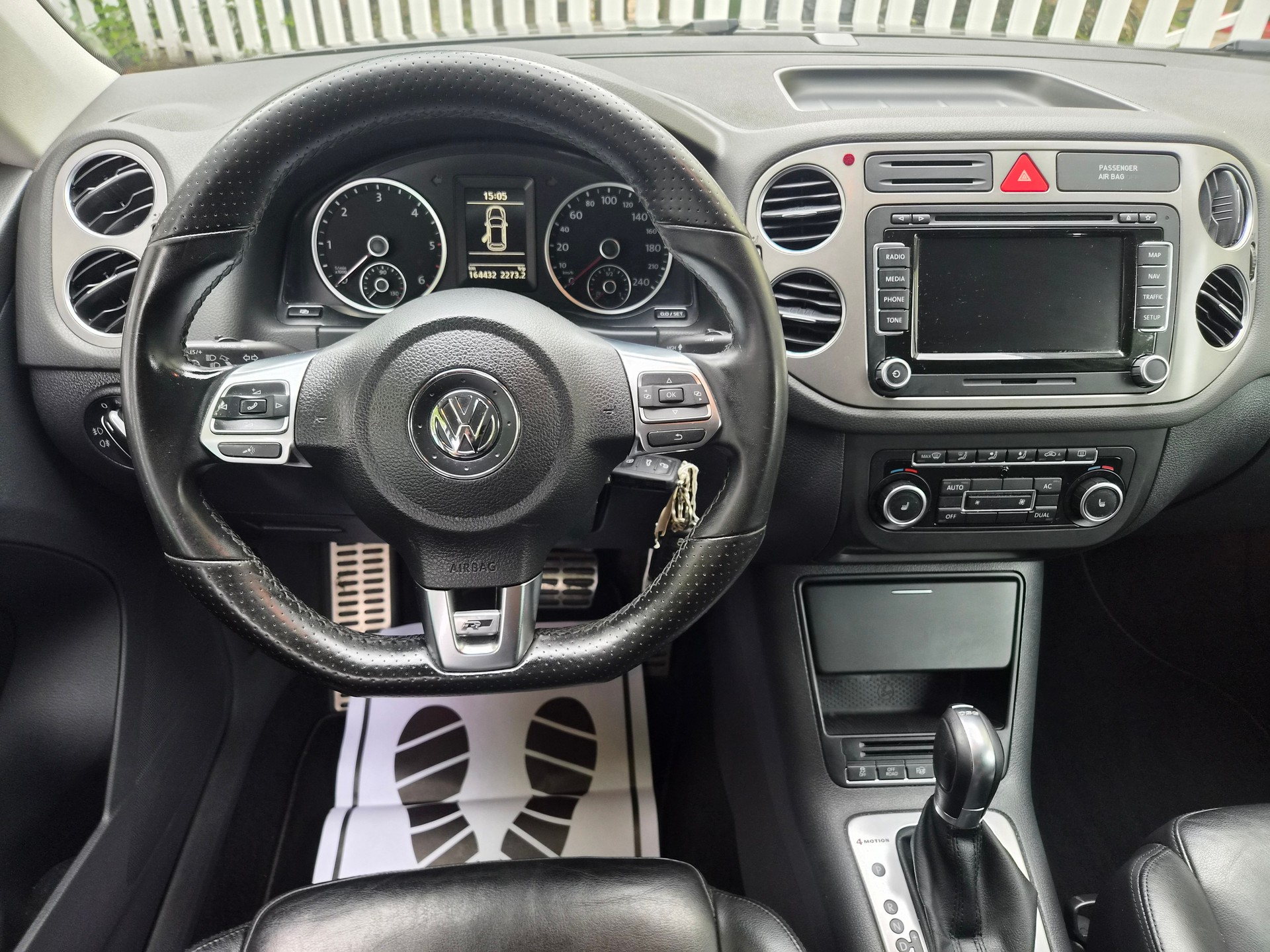 VW Tiguan 2.0 TDI Sport R-LINE DSG-image-8