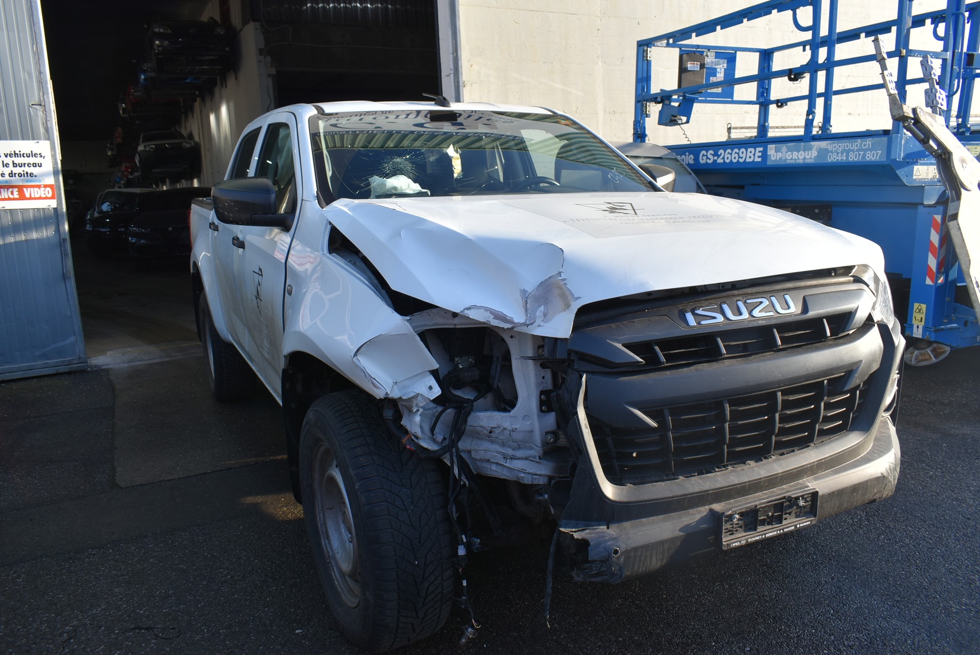 ISUZU D-MAX 1.9 SpaceCab N60B 4x4-image-0