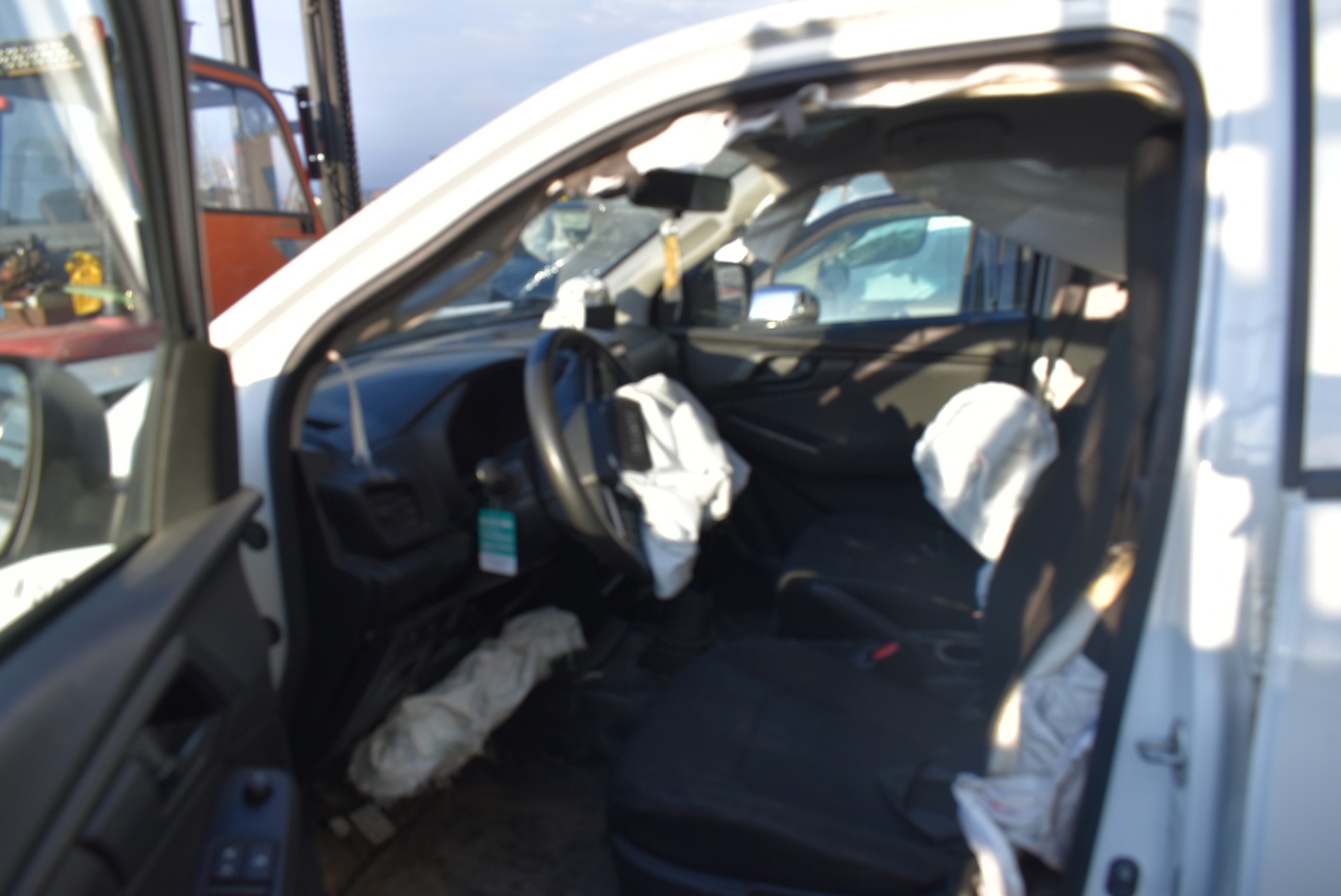 ISUZU D-MAX 1.9 SpaceCab N60B 4x4-image-2