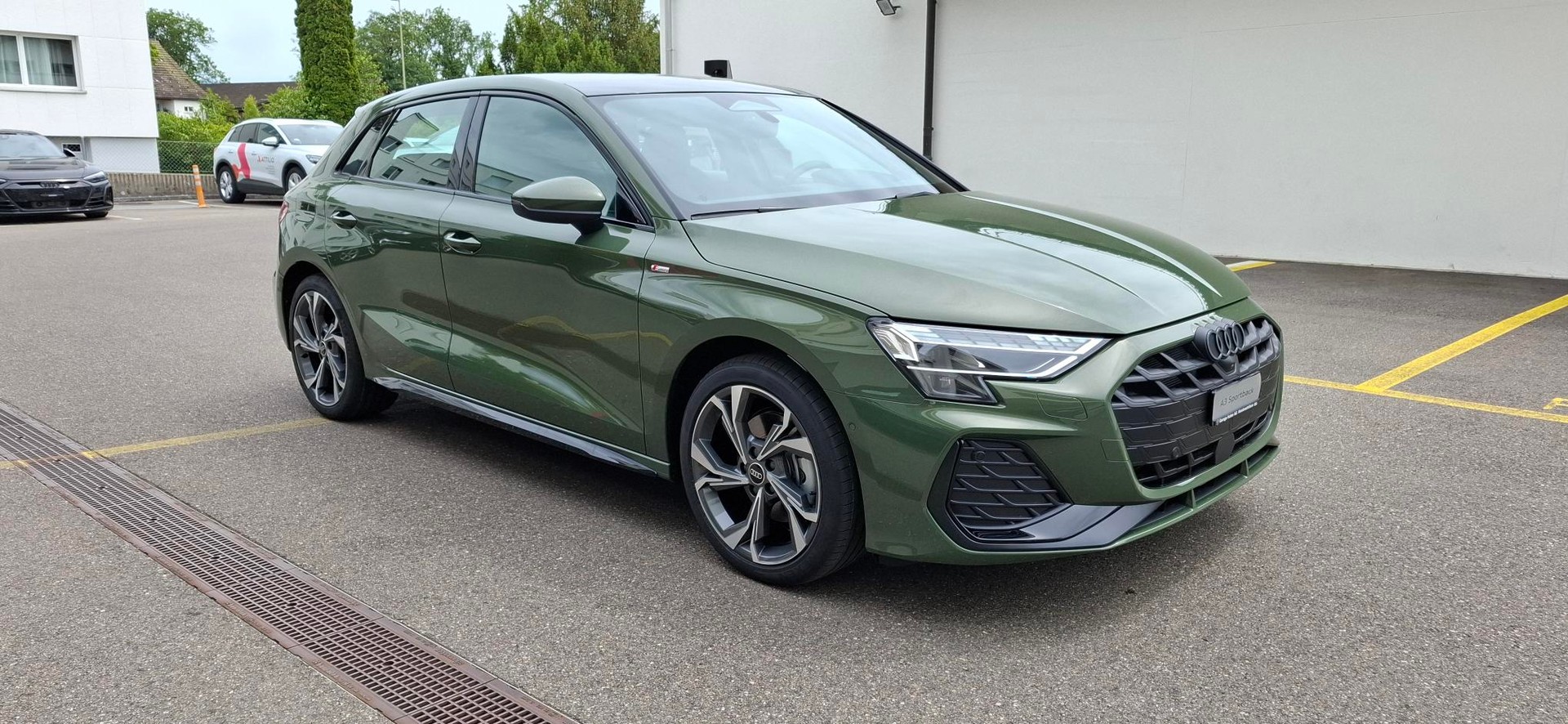 AUDI A3 Sportback TFSI 150 kW quattro S line S tronic-image-5