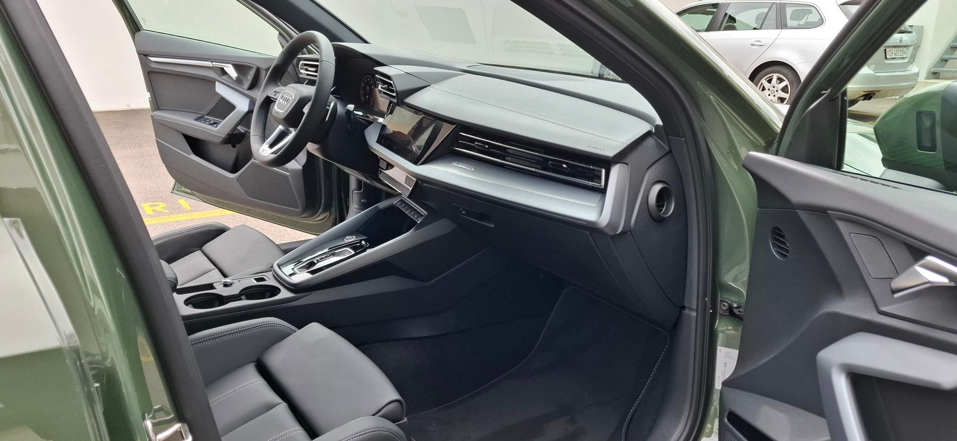 AUDI A3 Sportback TFSI 150 kW quattro S line S tronic-image-8