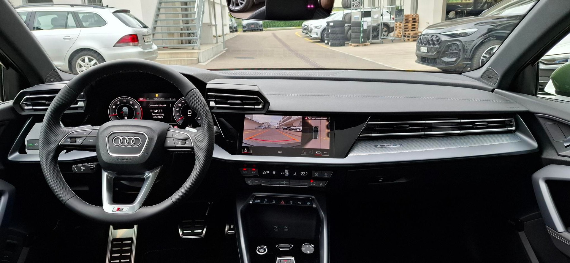 AUDI A3 Sportback TFSI 150 kW quattro S line S tronic-image-10