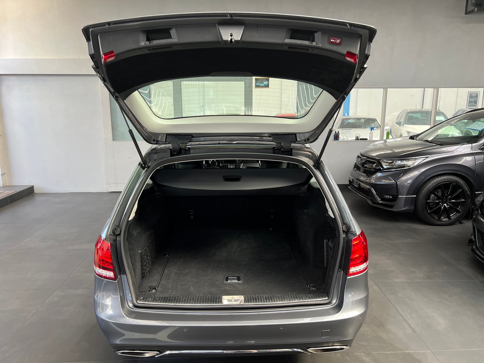 MERCEDES-BENZ E 250 BlueTEC Avantgarde 4Matic 7G-Tronic-image-9