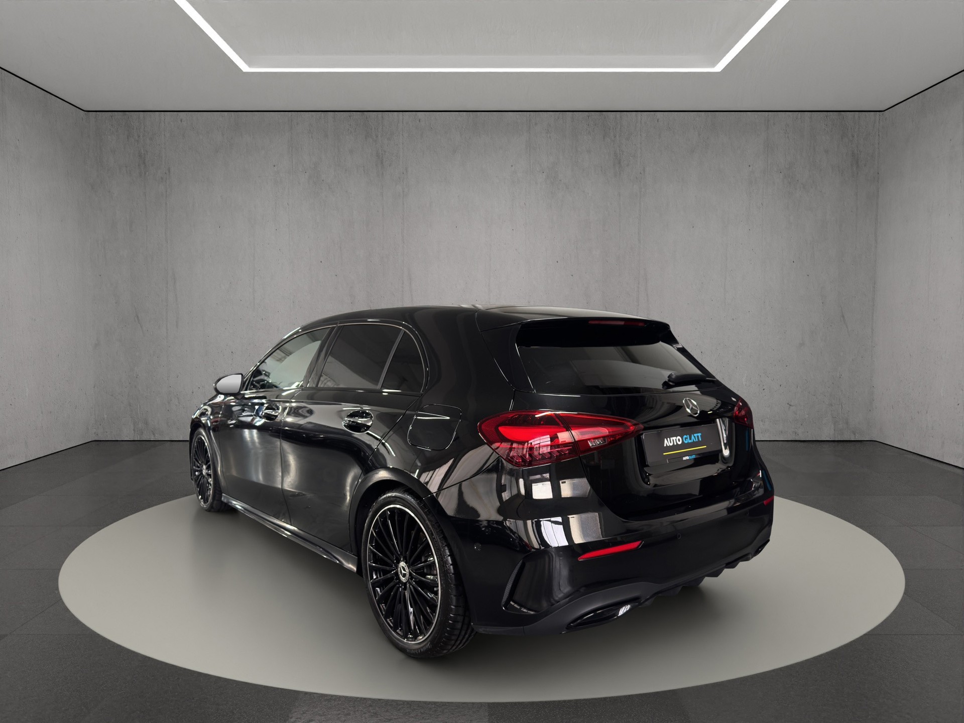 MERCEDES-BENZ A 200 7G-DCT AMG Line Special Edition "Pano-RF.-Kamera-19"Alu"-image-4