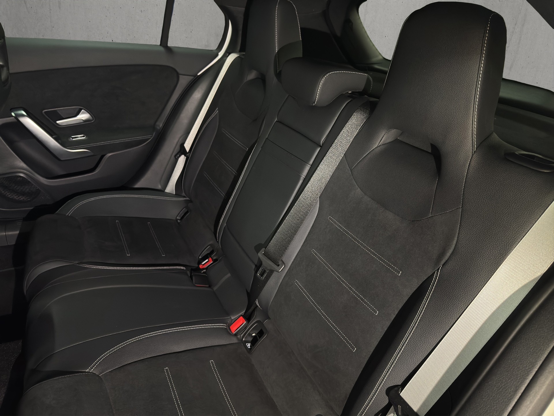 MERCEDES-BENZ A 200 7G-DCT AMG Line Special Edition "Pano-RF.-Kamera-19"Alu"-image-10
