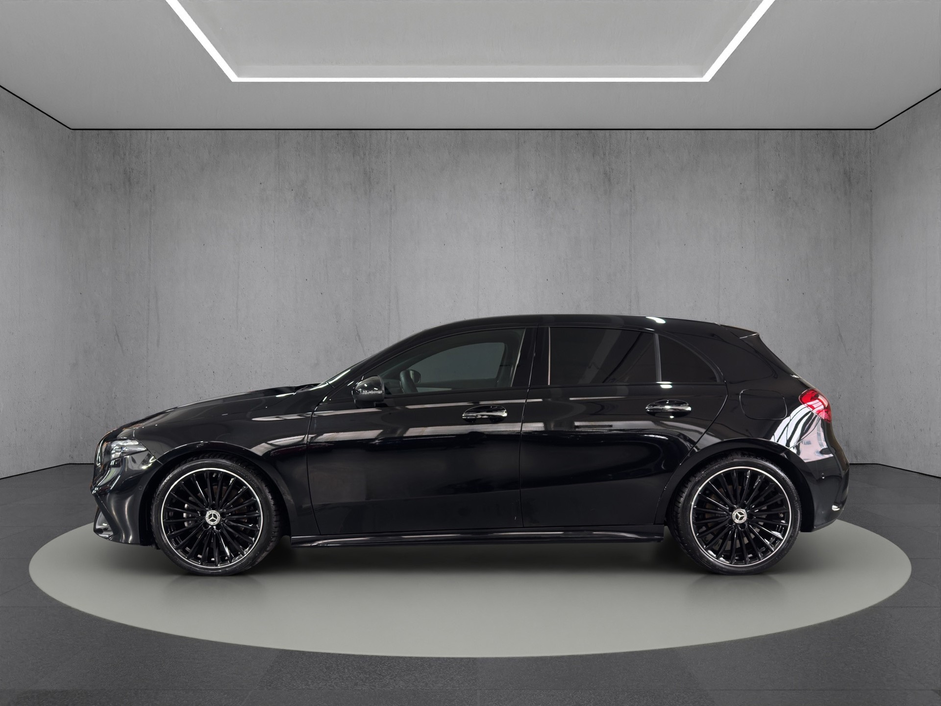 MERCEDES-BENZ A 200 7G-DCT AMG Line Special Edition "Pano-RF.-Kamera-19"Alu"-image-2