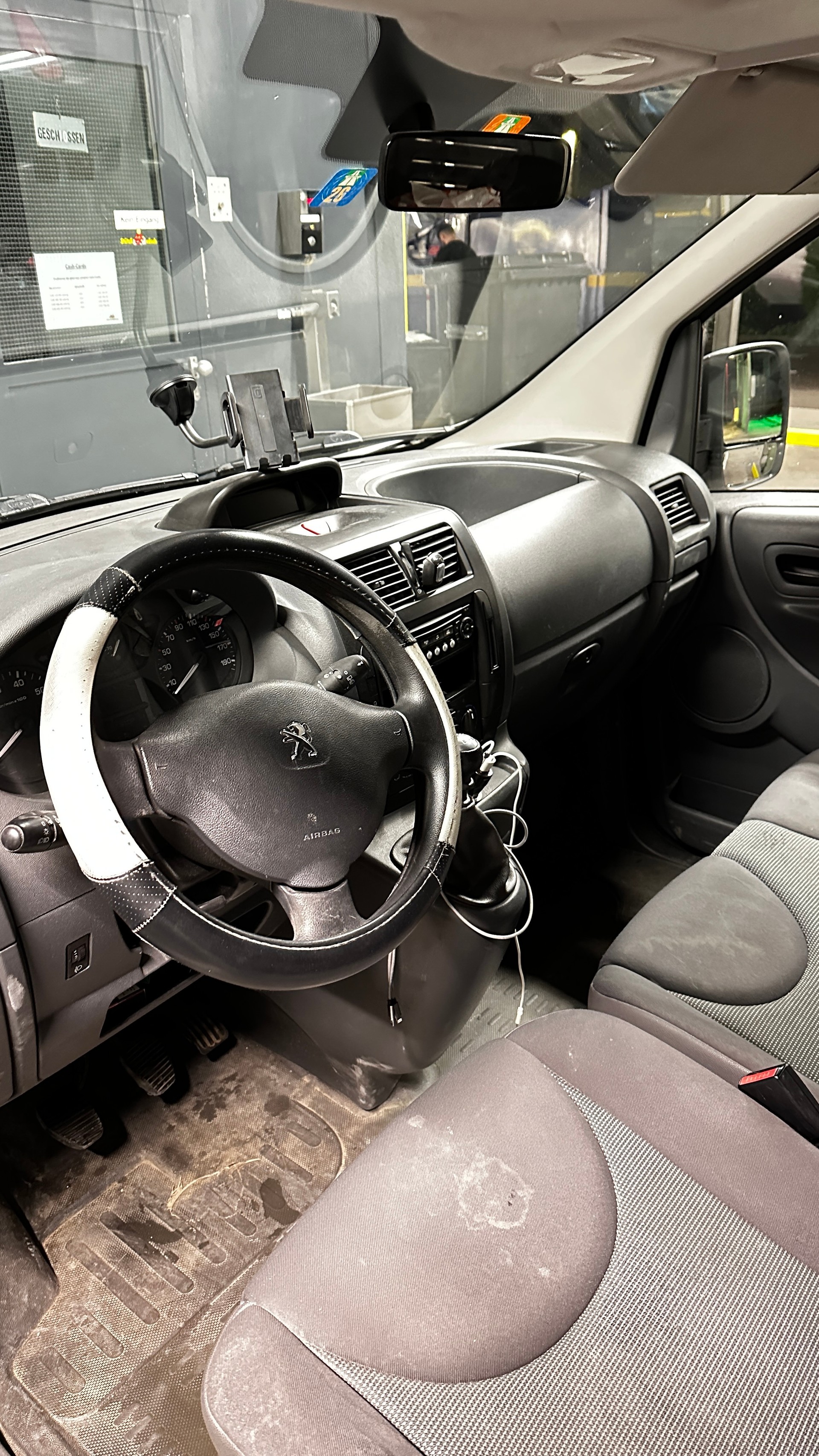 PEUGEOT 2.0 HDI 130-image-4