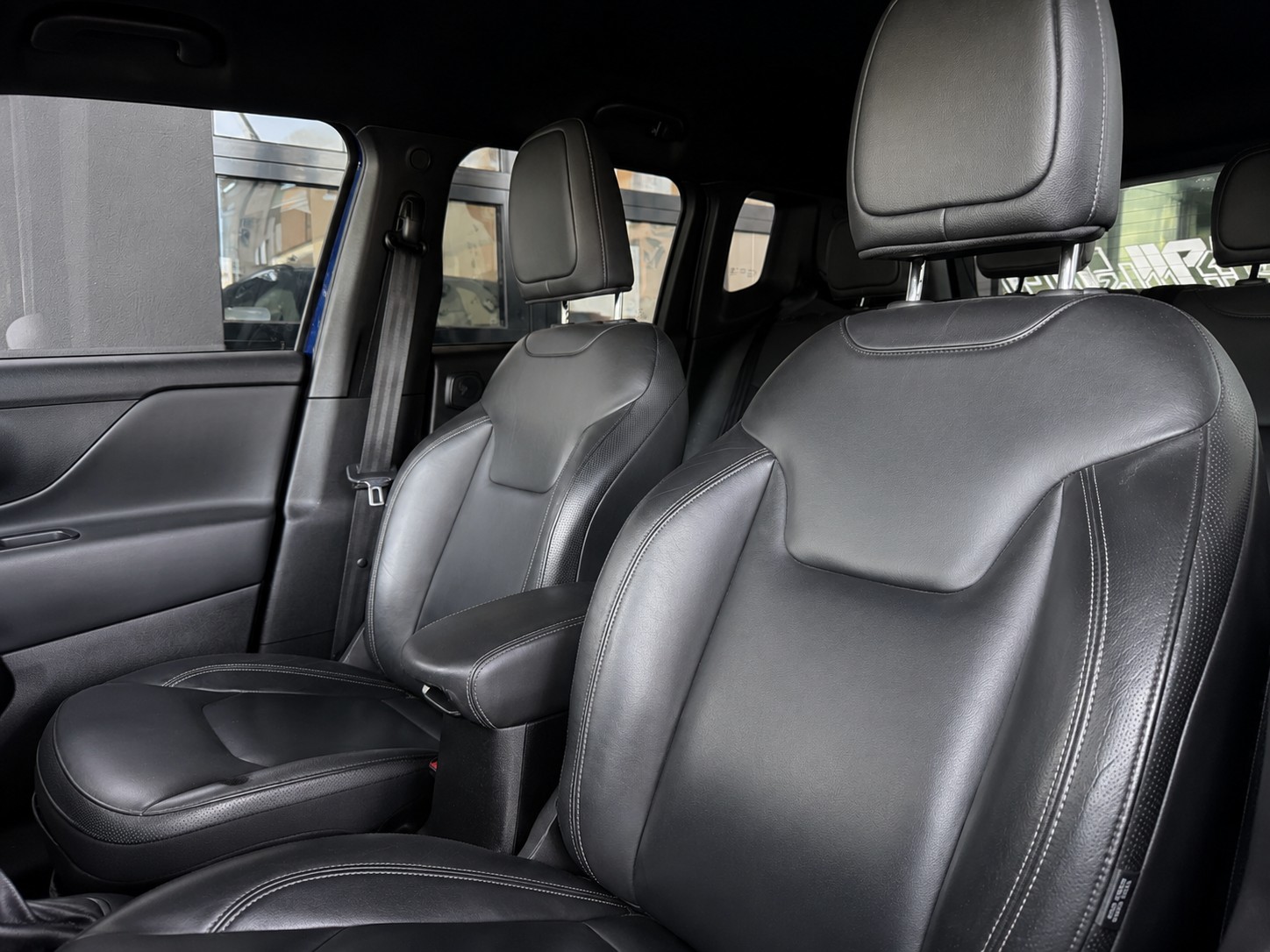 JEEP Renegade 1.3 T PHEV S AWD-image-6