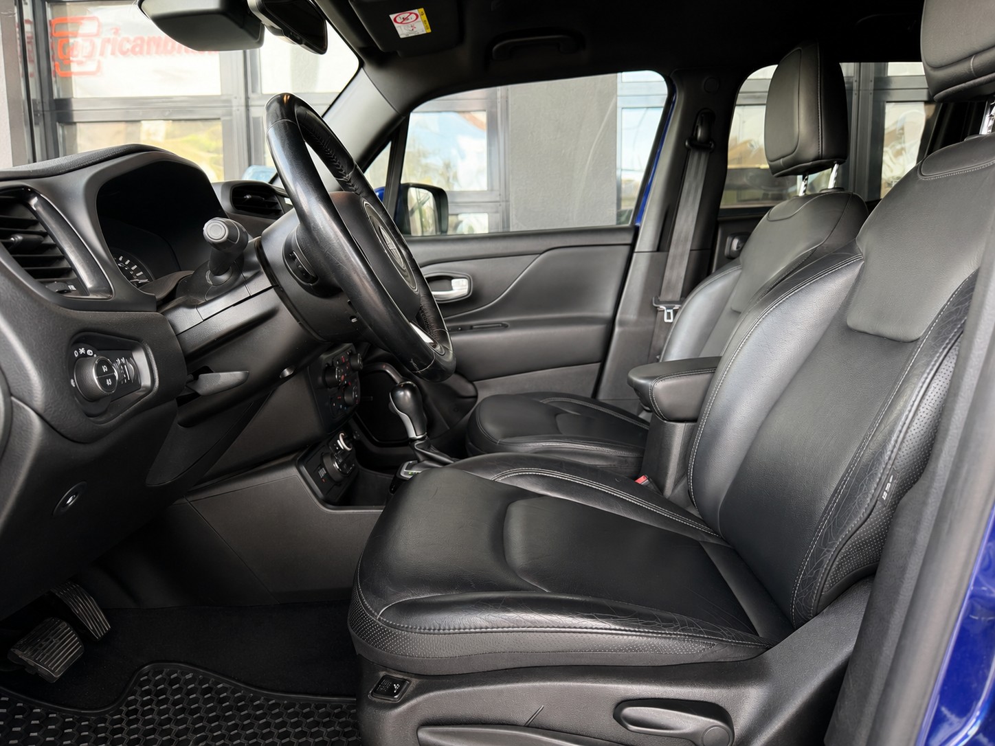 JEEP Renegade 1.3 T PHEV S AWD-image-8