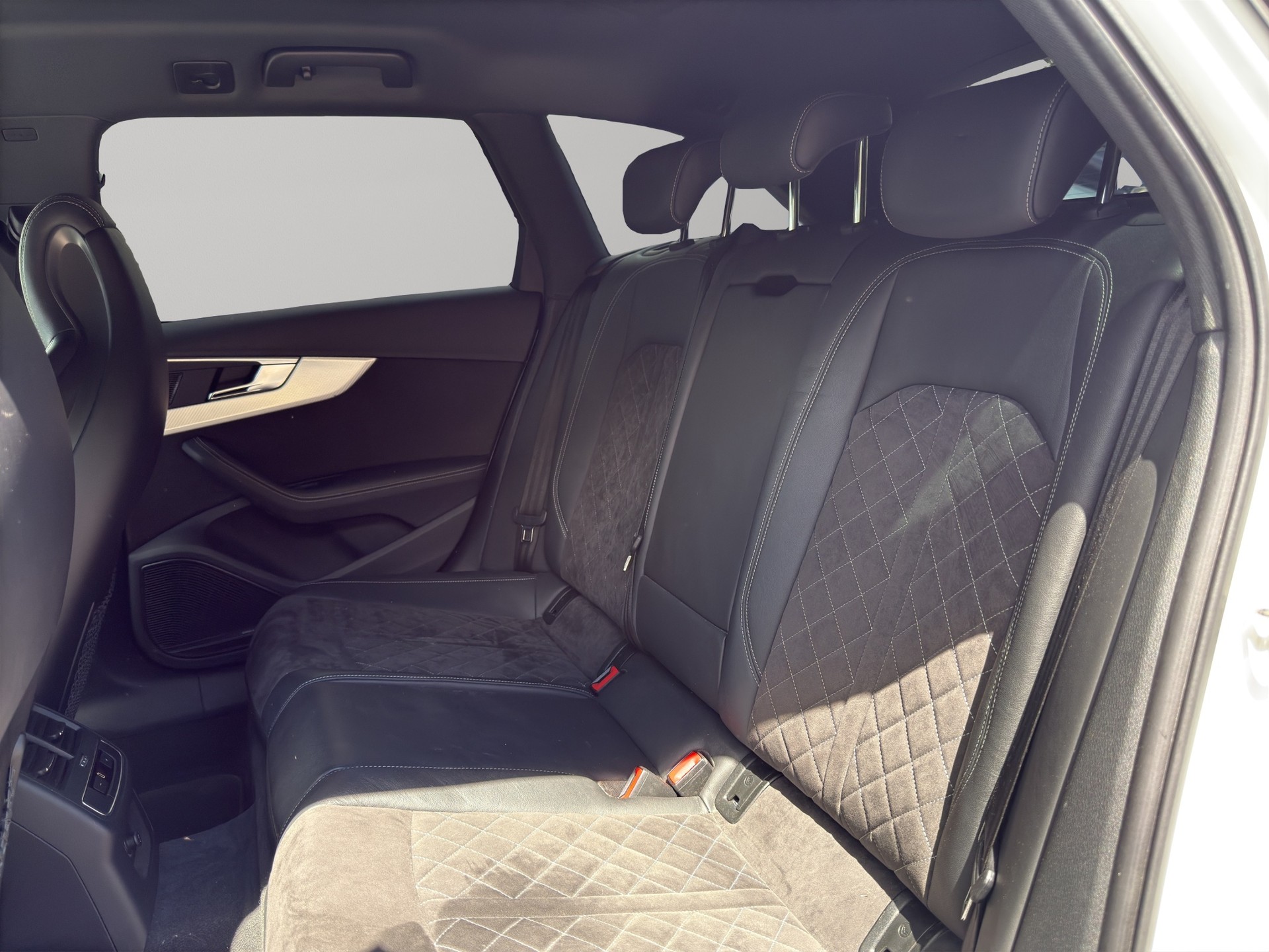 AUDI RS4 Avant 2.9 TFSI quattro tiptronic-image-21