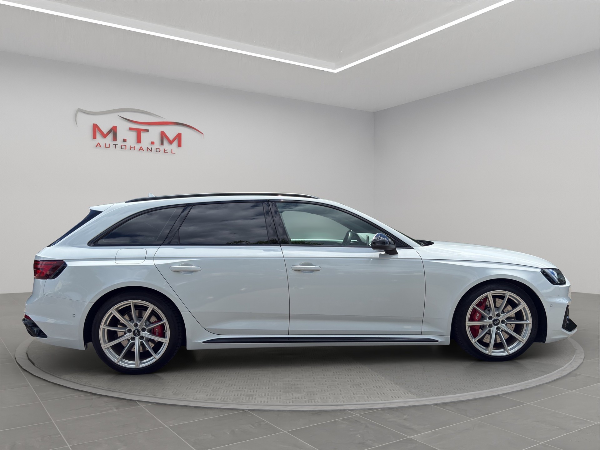AUDI RS4 Avant 2.9 TFSI quattro tiptronic-image-13