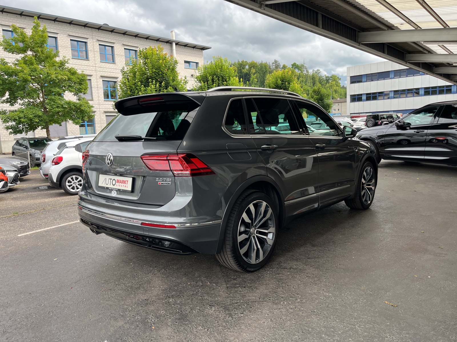 VW Tiguan 2.0TSI Highline 4Motion-image-12