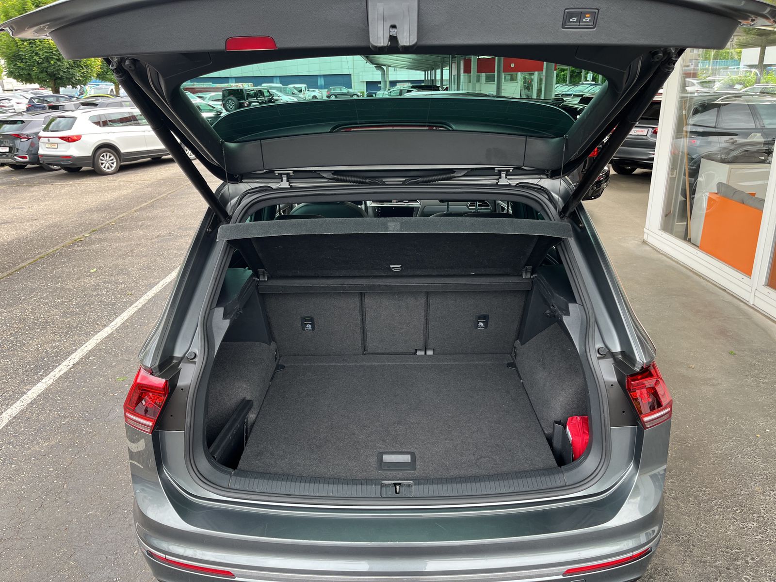 VW Tiguan 2.0TSI Highline 4Motion-image-11