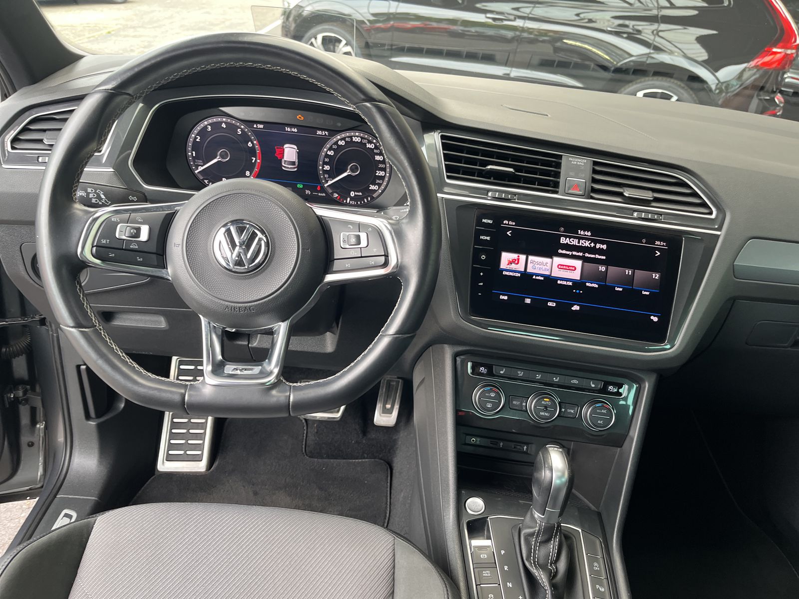 VW Tiguan 2.0TSI Highline 4Motion-image-8