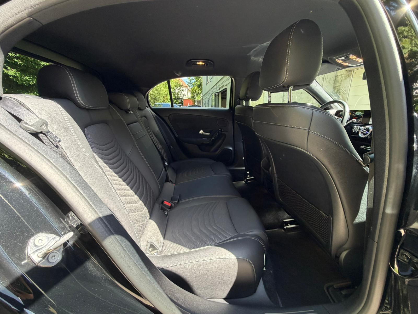 MERCEDES-BENZ A 200 Style 7G-DCT-image-14