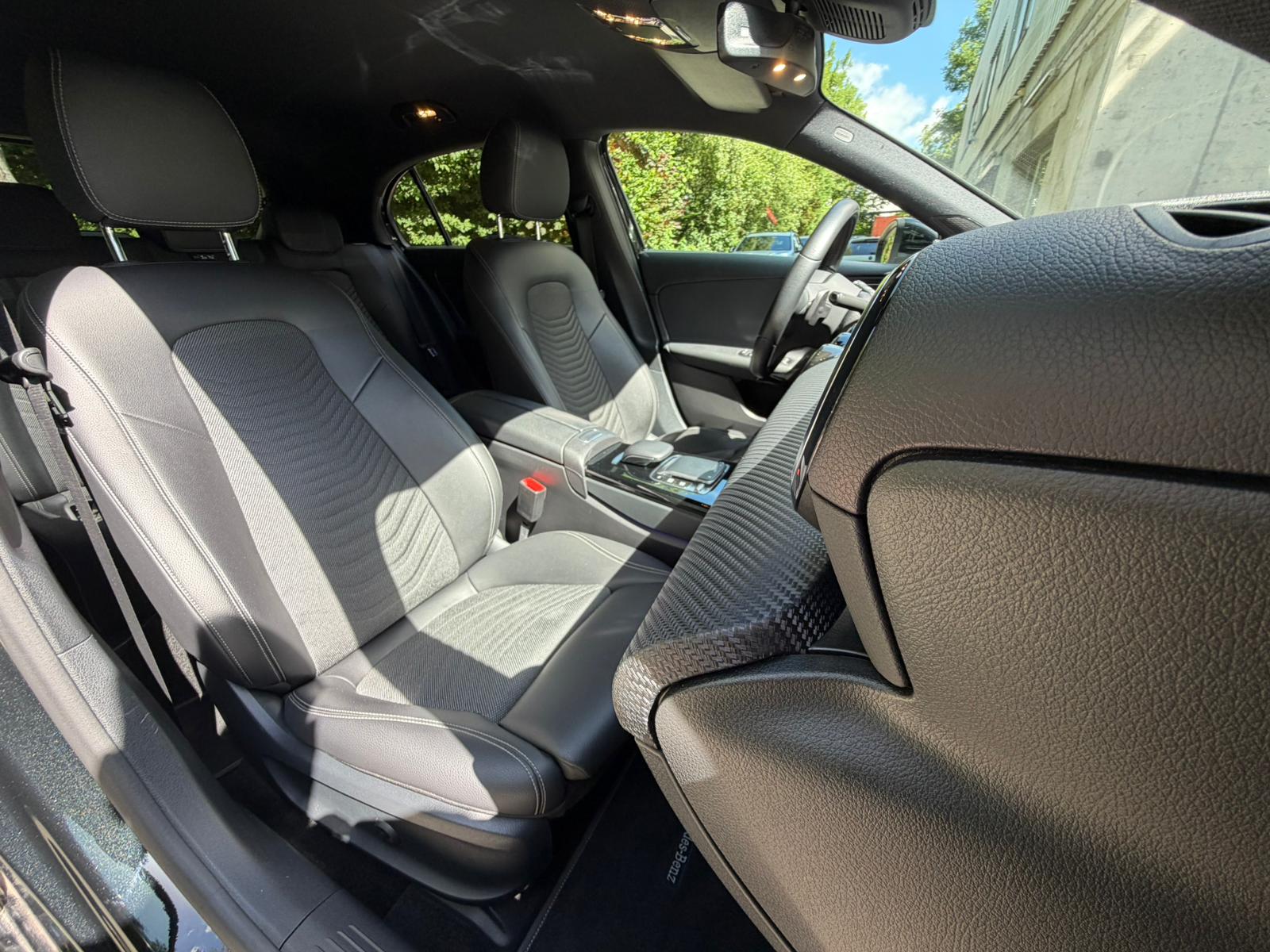 MERCEDES-BENZ A 200 Style 7G-DCT-image-16