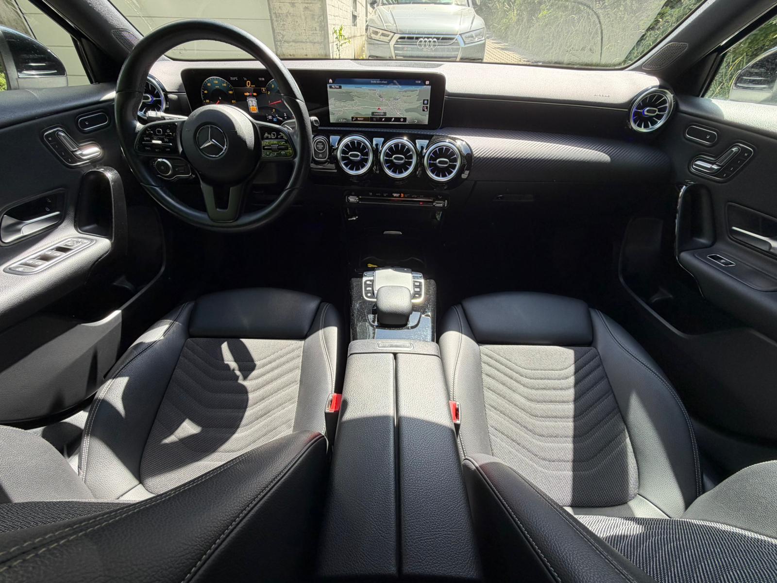 MERCEDES-BENZ A 200 Style 7G-DCT-image-17