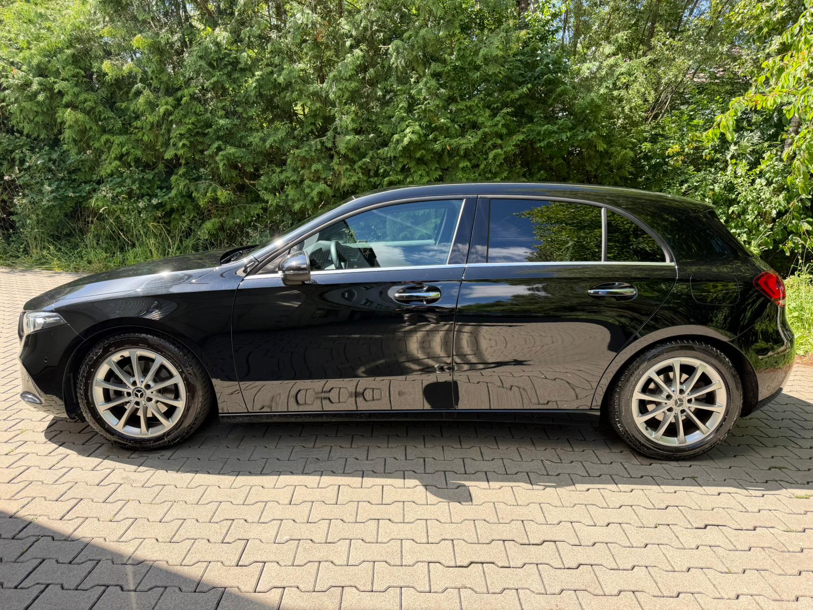 MERCEDES-BENZ A 200 Style 7G-DCT-image-1