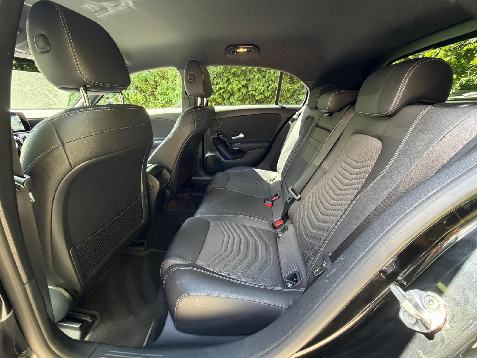MERCEDES-BENZ A 200 Style 7G-DCT-image-12