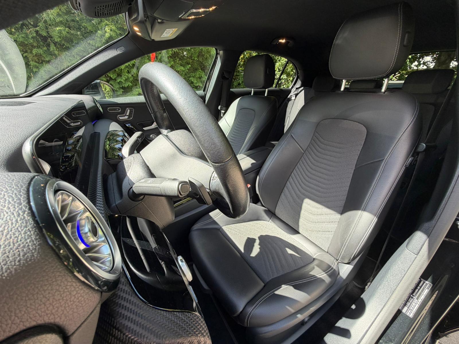 MERCEDES-BENZ A 200 Style 7G-DCT-image-11