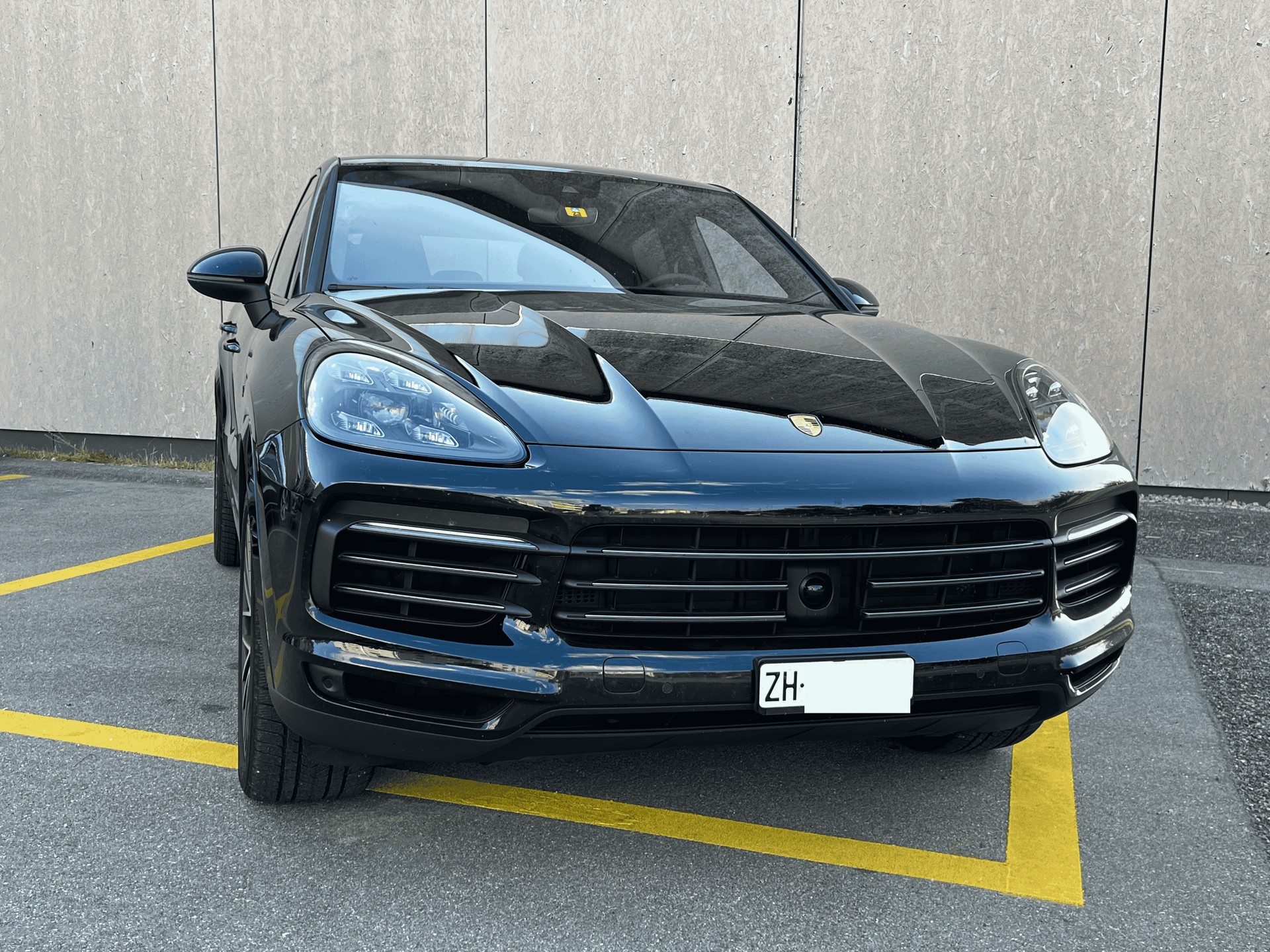 PORSCHE 3.0 V6 E-Hybrid Platinum Edition-image-3