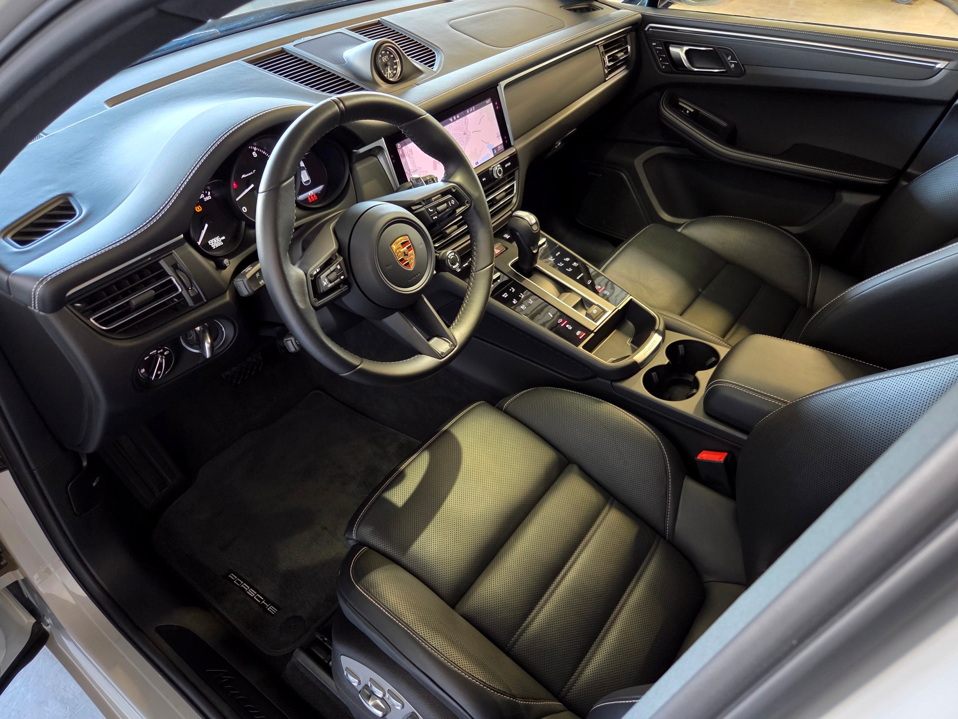 PORSCHE Macan 2.0 T-image-3