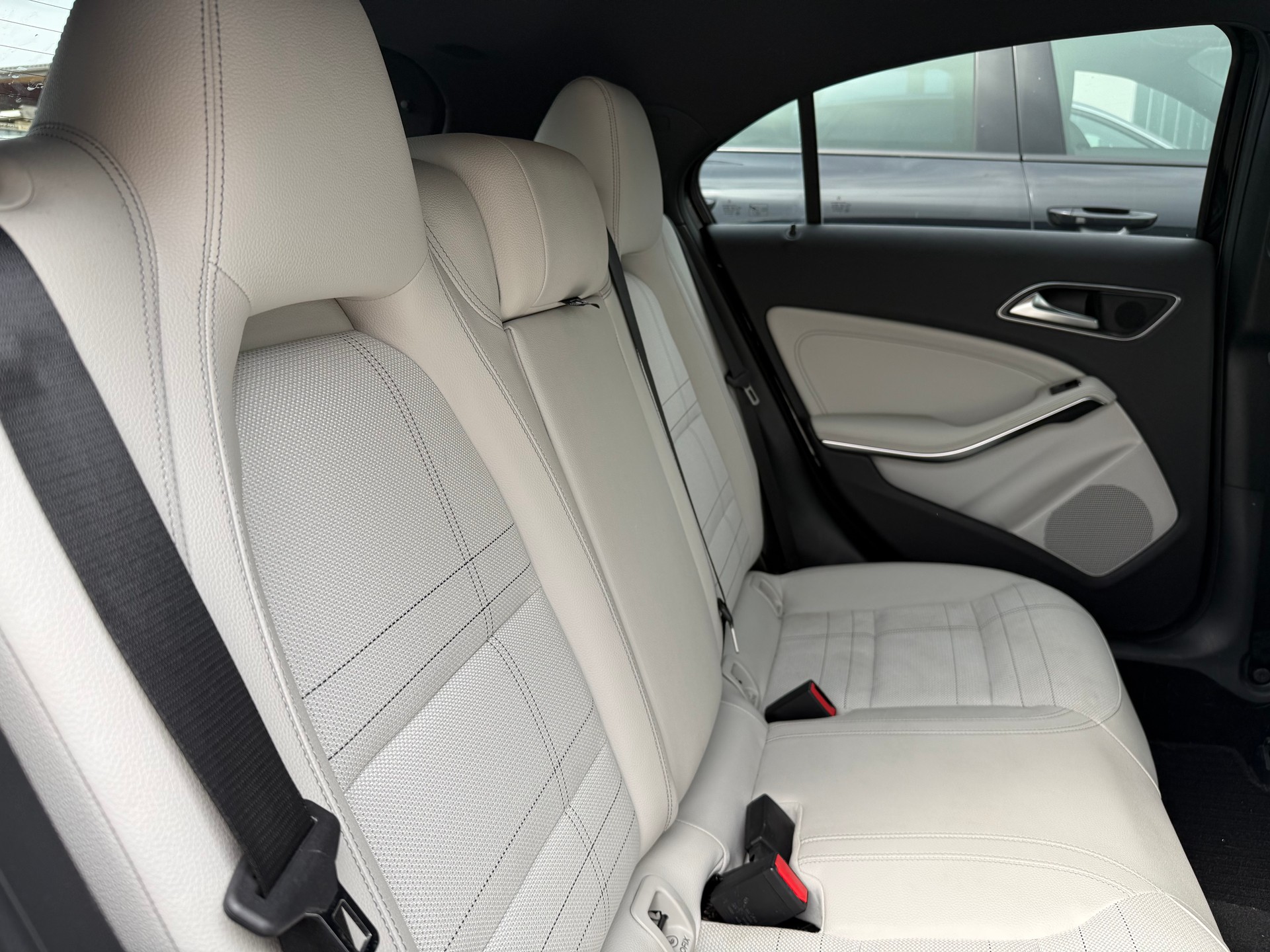 MERCEDES-BENZ A 180 Night Star 7G-DCT-image-5