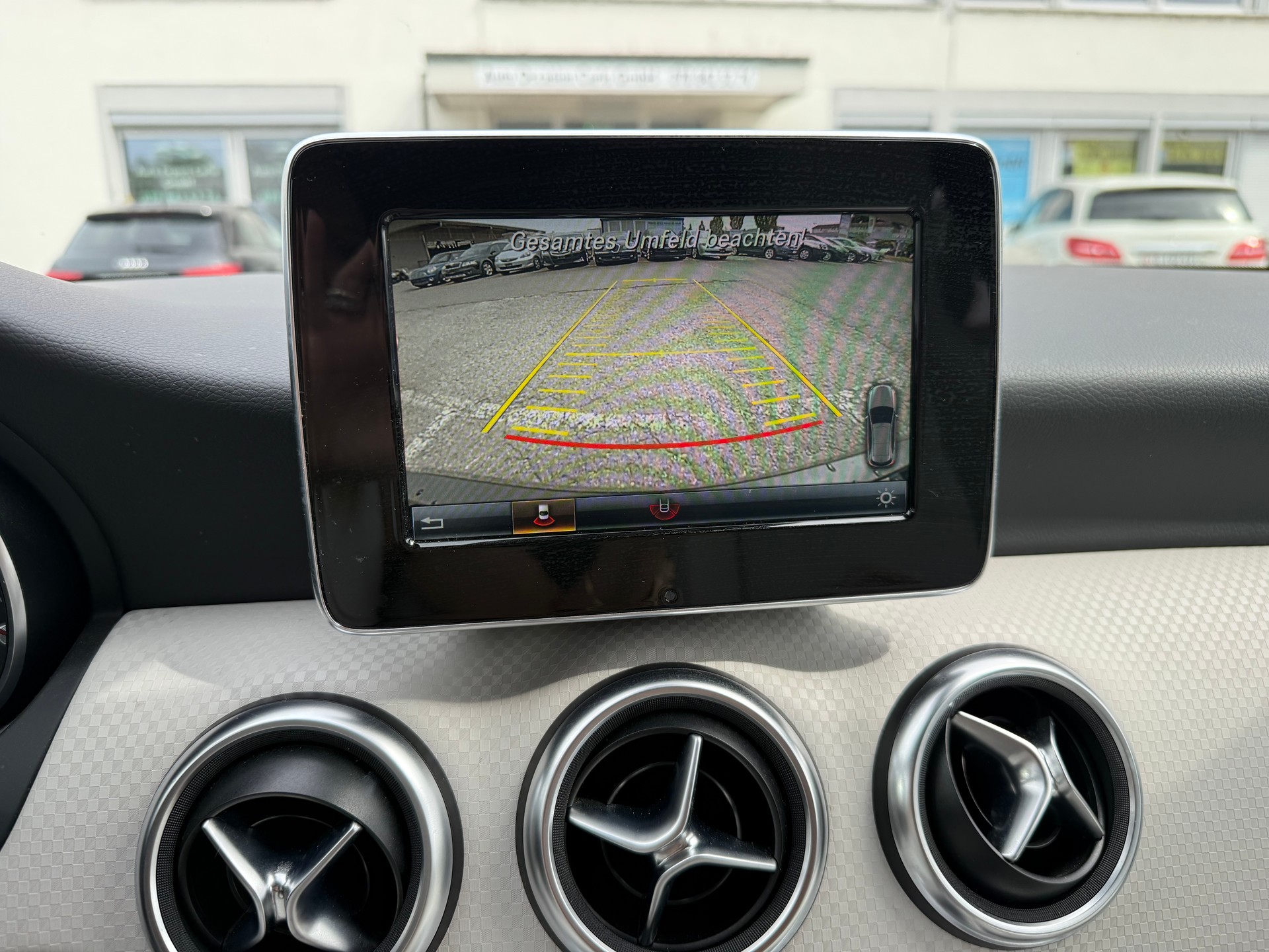 MERCEDES-BENZ A 180 Night Star 7G-DCT-image-8