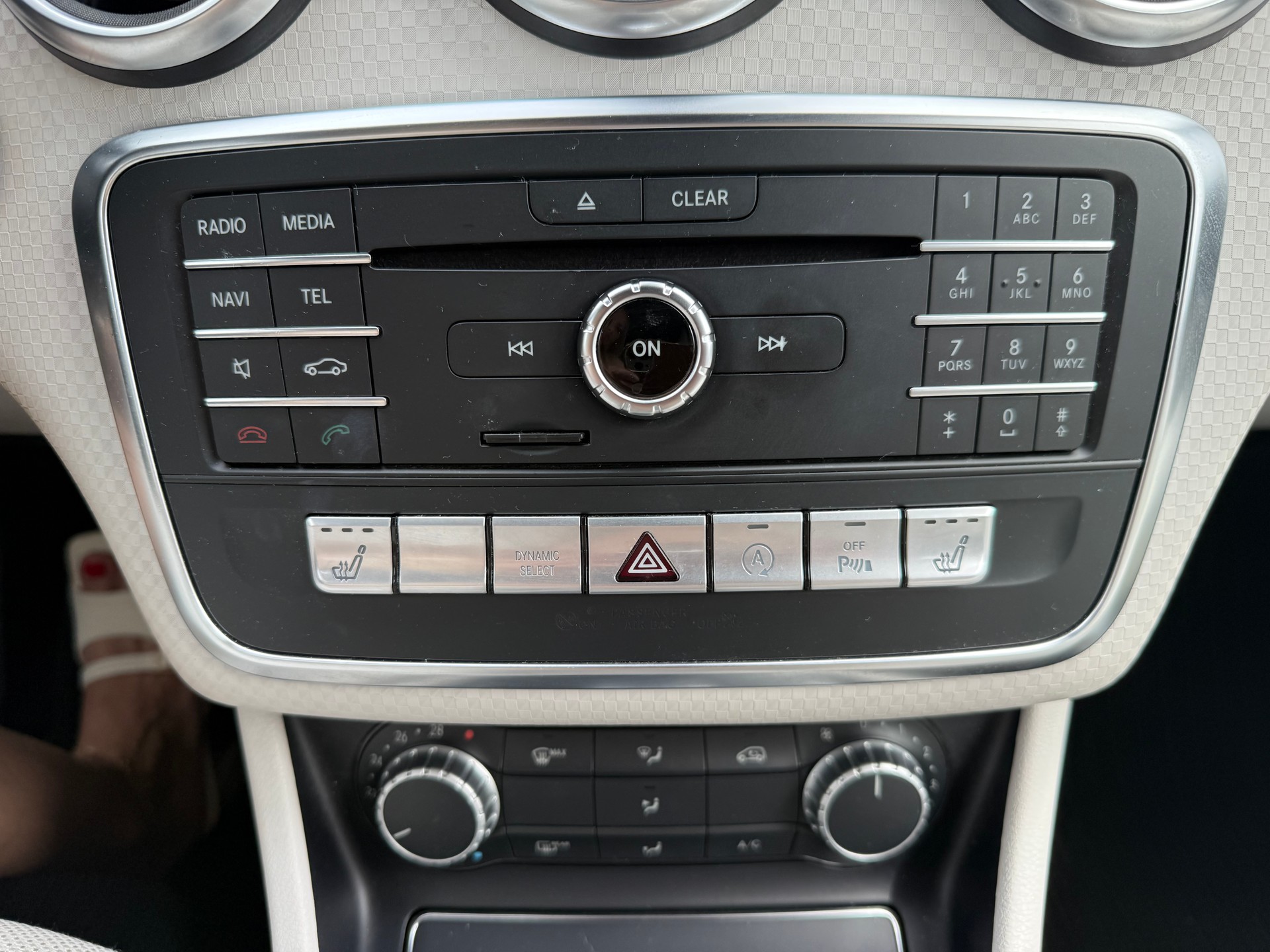 MERCEDES-BENZ A 180 Night Star 7G-DCT-image-12