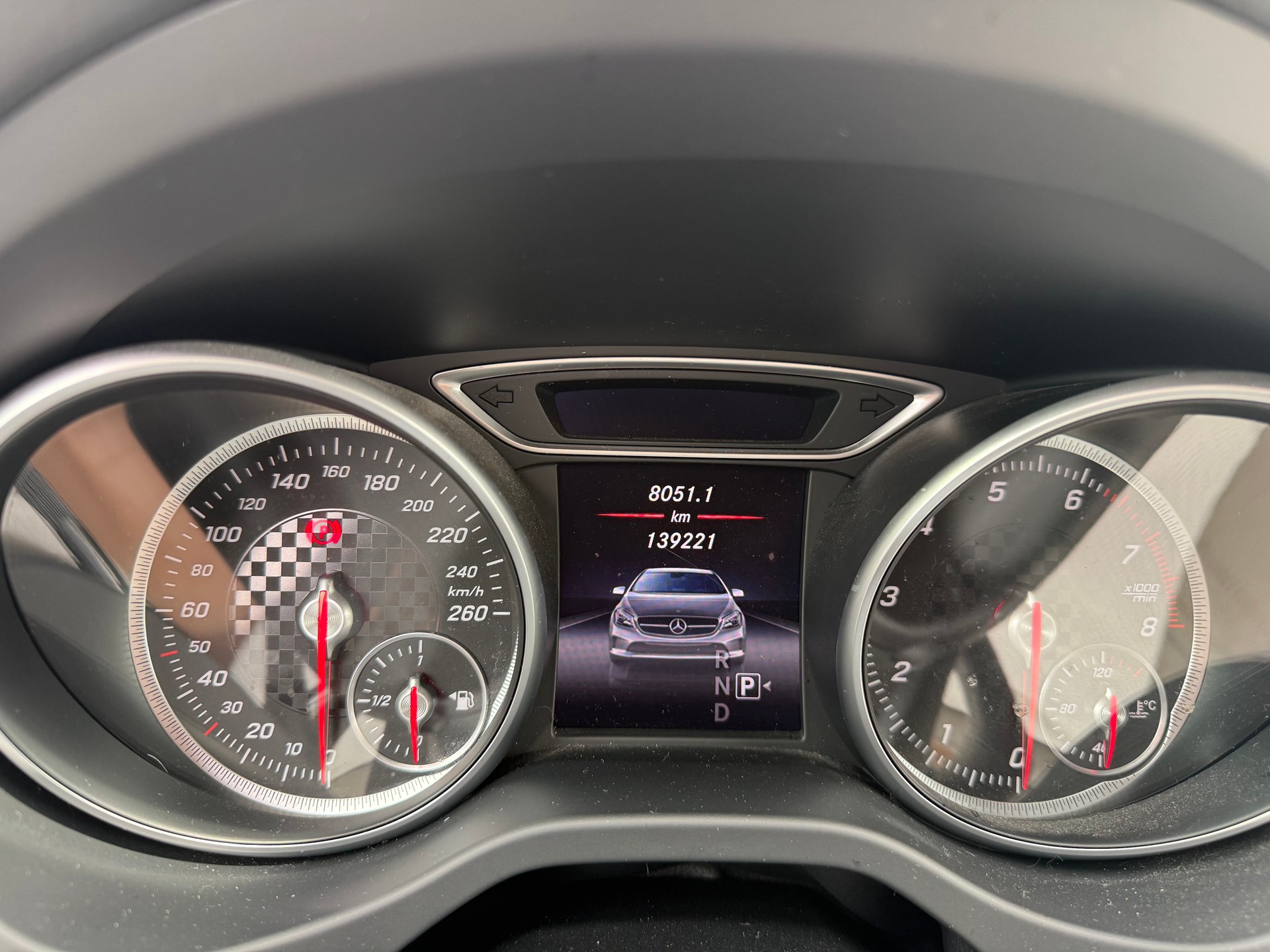 MERCEDES-BENZ A 180 Night Star 7G-DCT-image-11