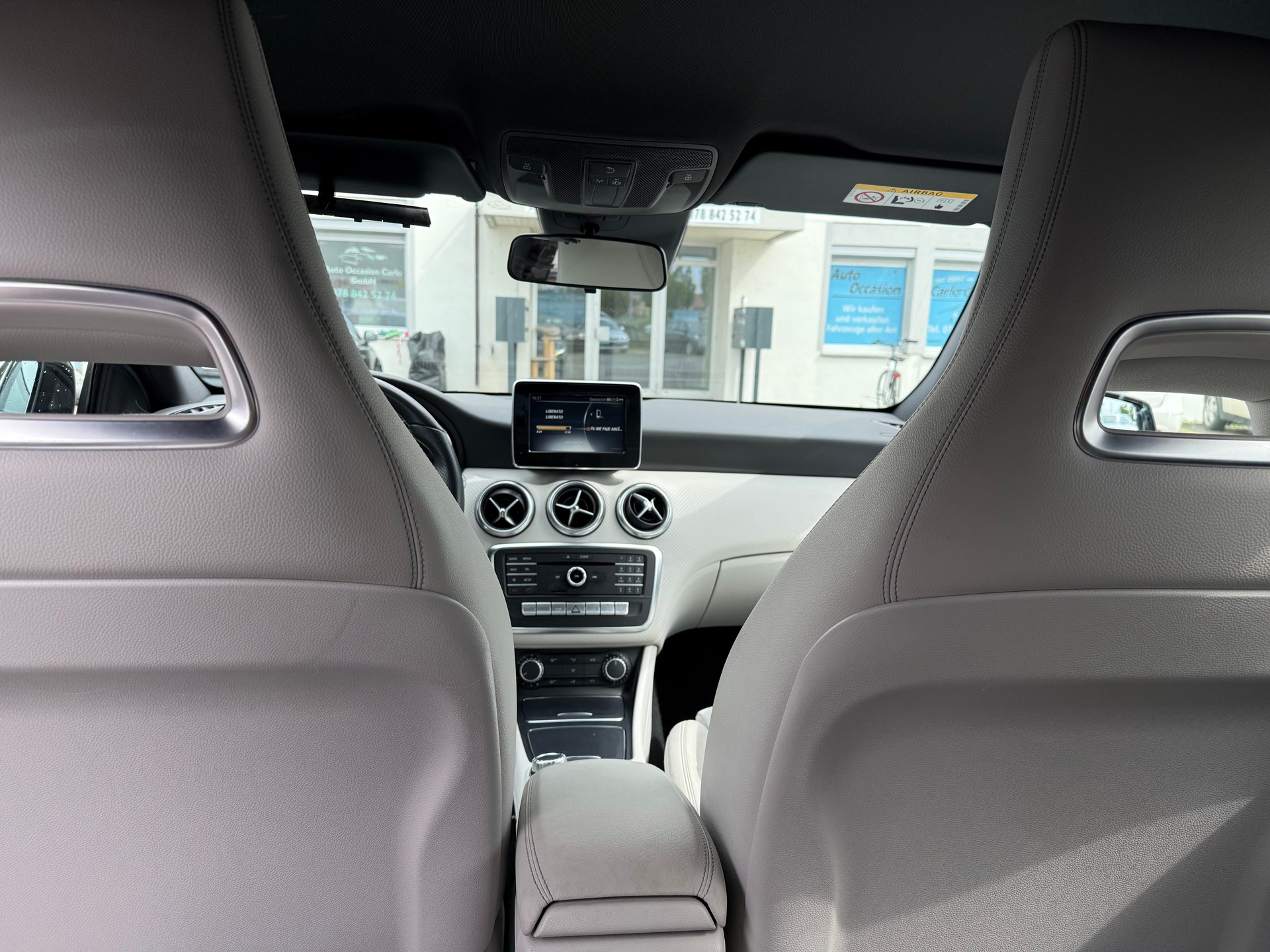 MERCEDES-BENZ A 180 Night Star 7G-DCT-image-13
