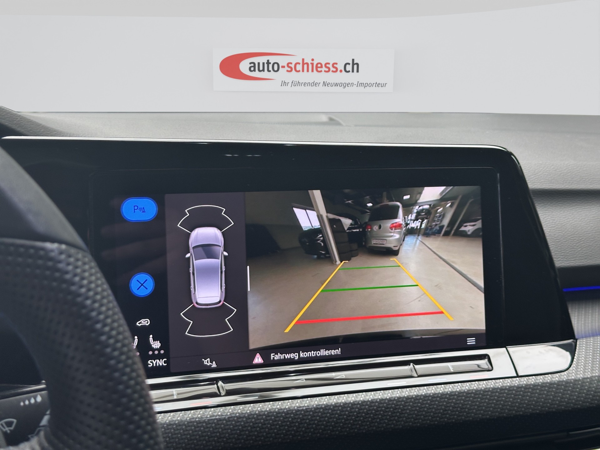 VW Golf 2.0 TSI R DSG 4Motion Performance Black Style-image-11