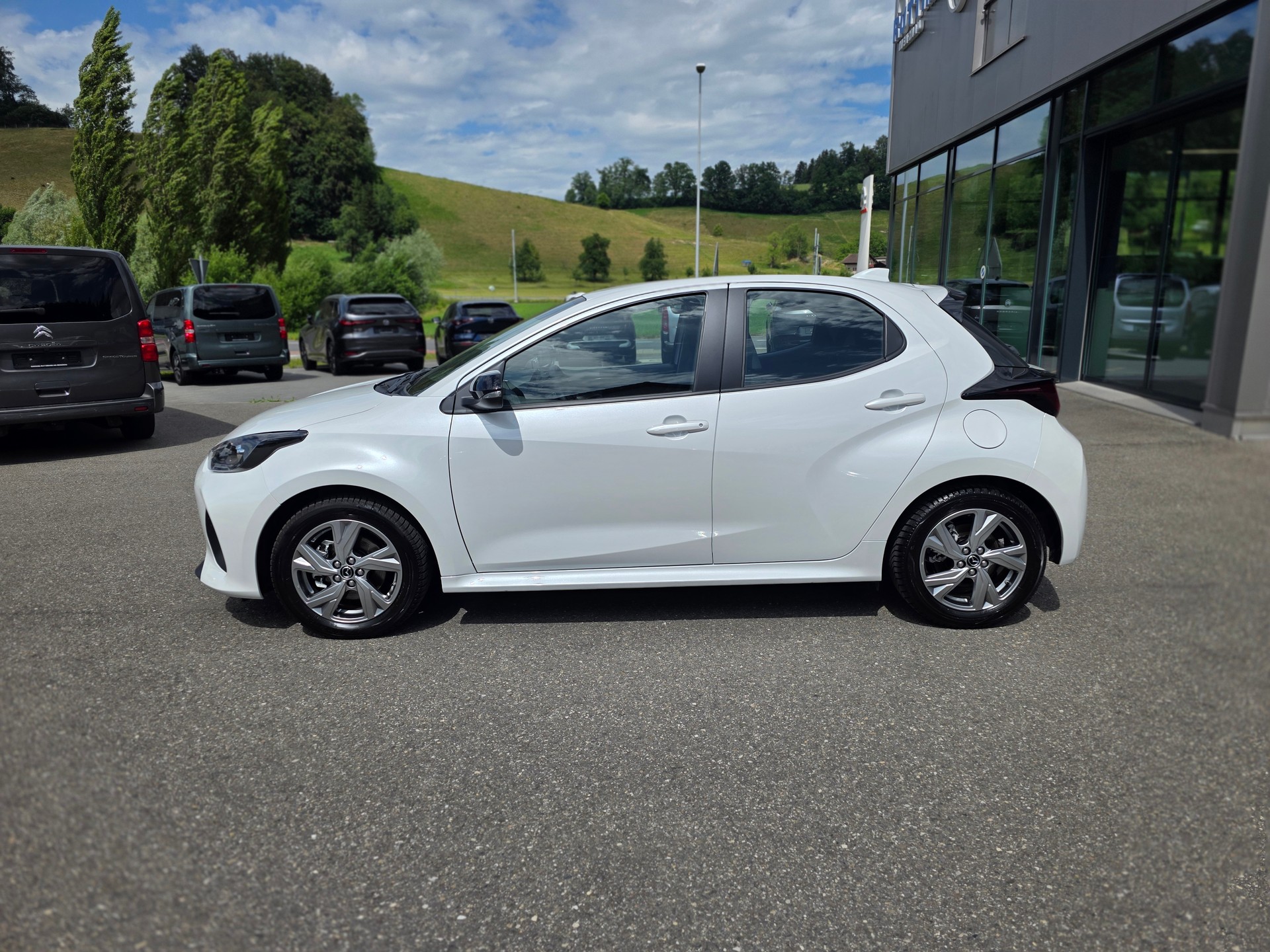 MAZDA 2 Hybrid Exclusive-line-image-1