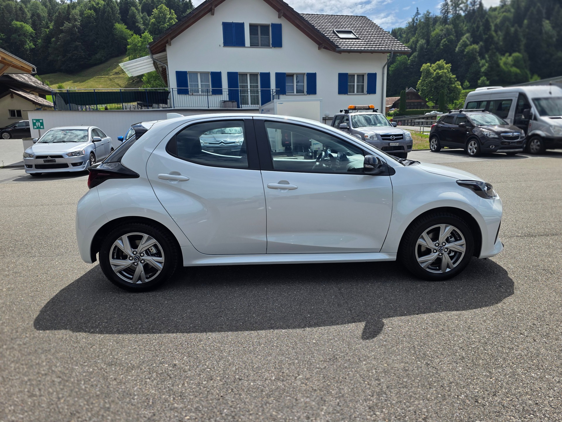 MAZDA 2 Hybrid Exclusive-line-image-4