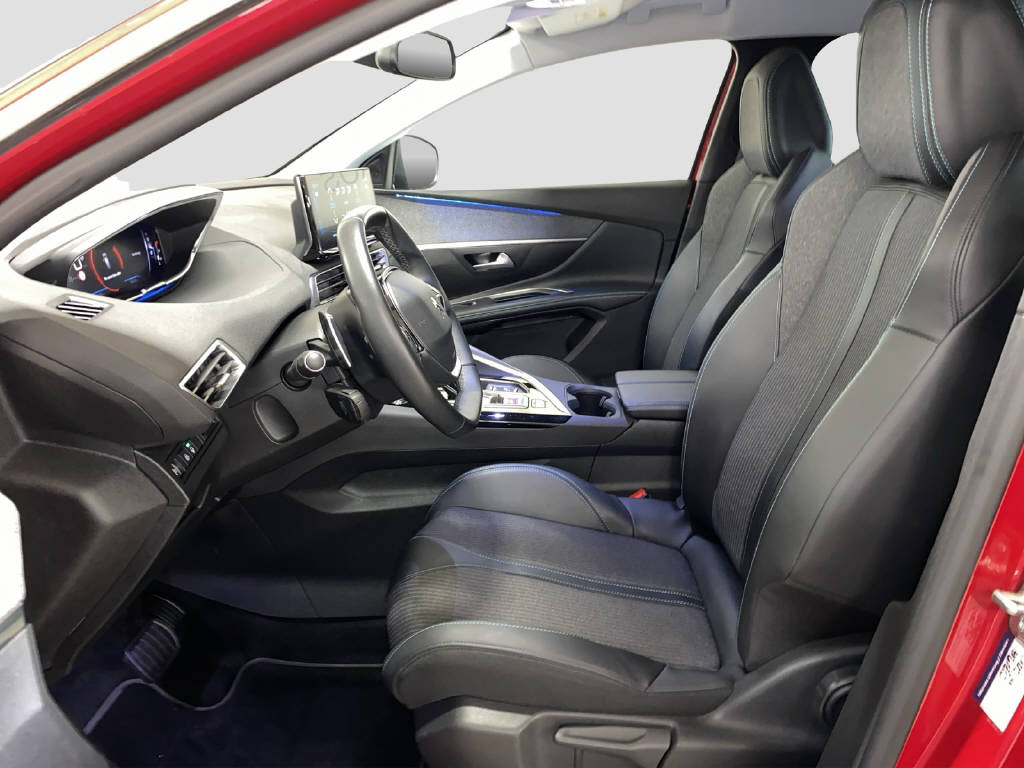 PEUGEOT 5008 1.2 PureTech Allure Pack-image-5