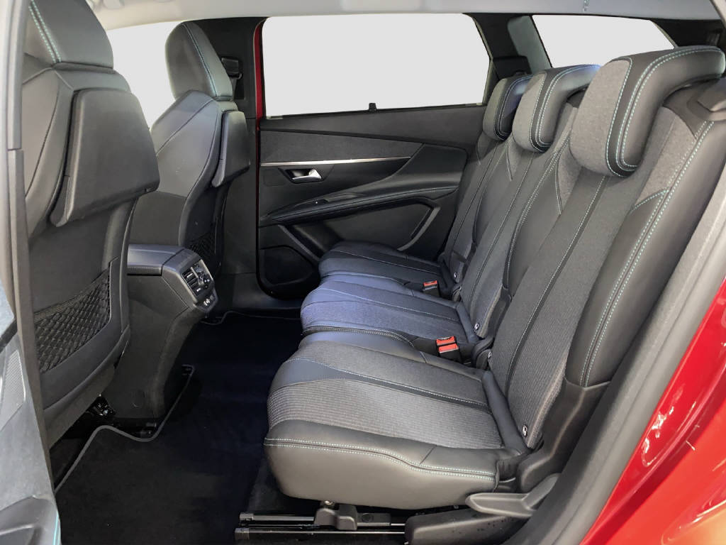 PEUGEOT 5008 1.2 PureTech Allure Pack-image-12