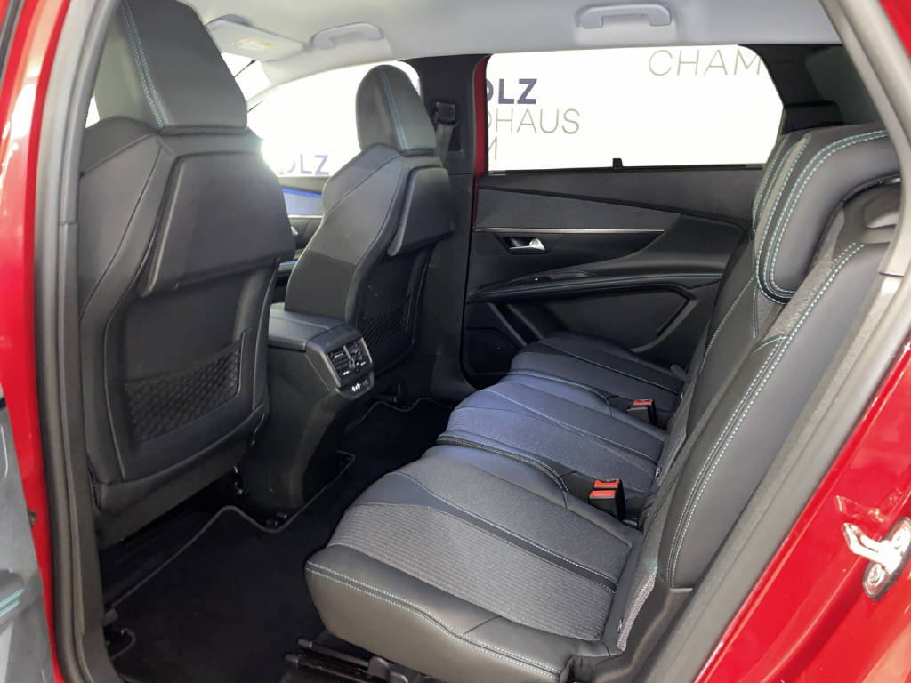 PEUGEOT 5008 1.2 PureTech Allure Pack-image-15
