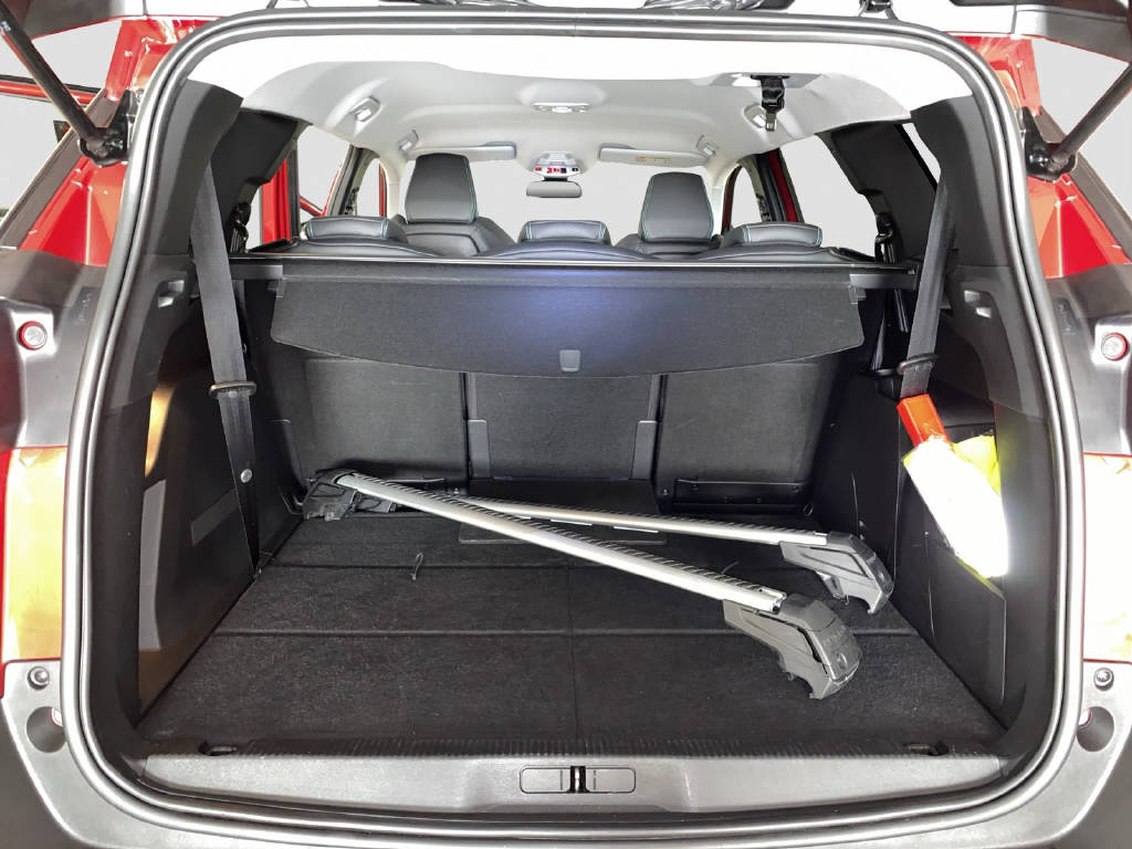 PEUGEOT 5008 1.2 PureTech Allure Pack-image-13