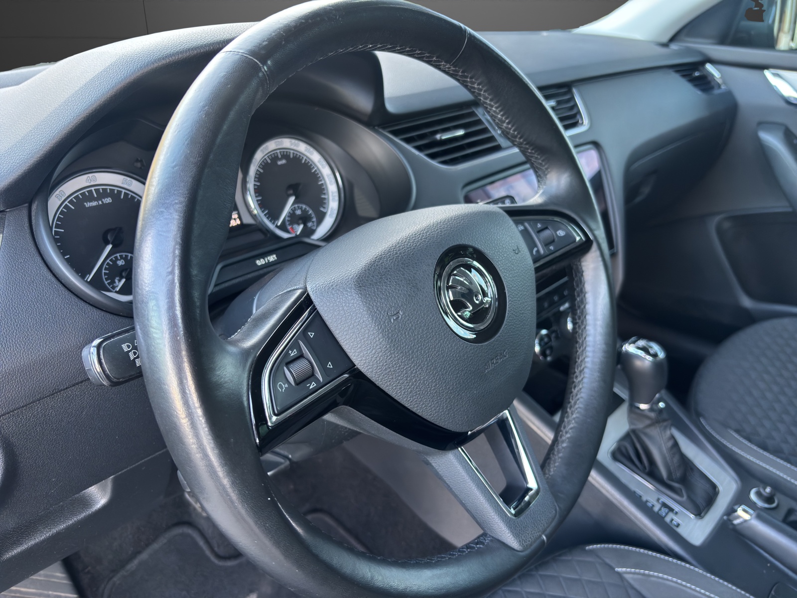 SKODA Octavia Combi 1.8 TSI Ambition 4x4 DSG-image-3