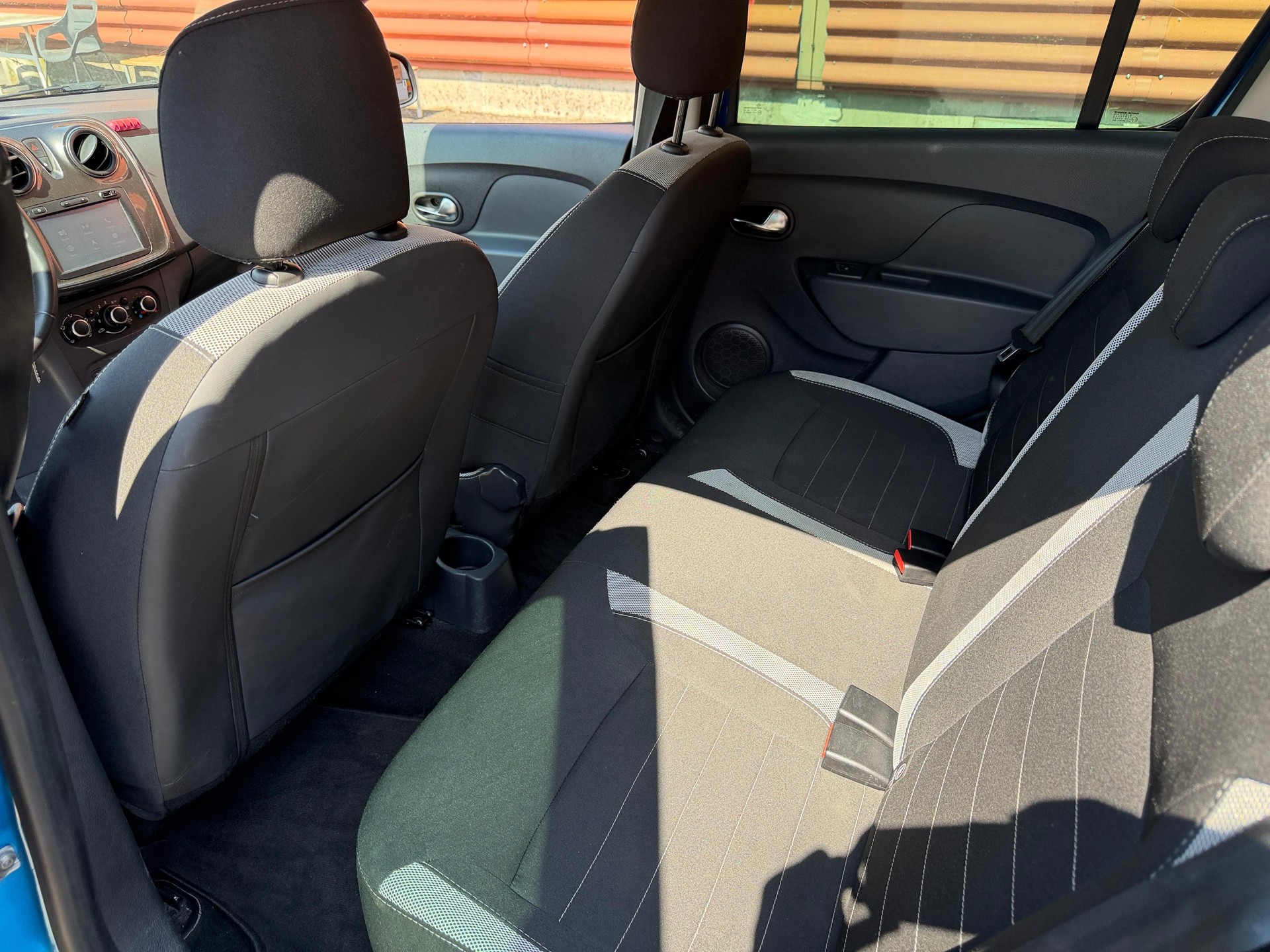 DACIA Sandero 1.5 dCi Stepway Unlimited Automatic-image-10